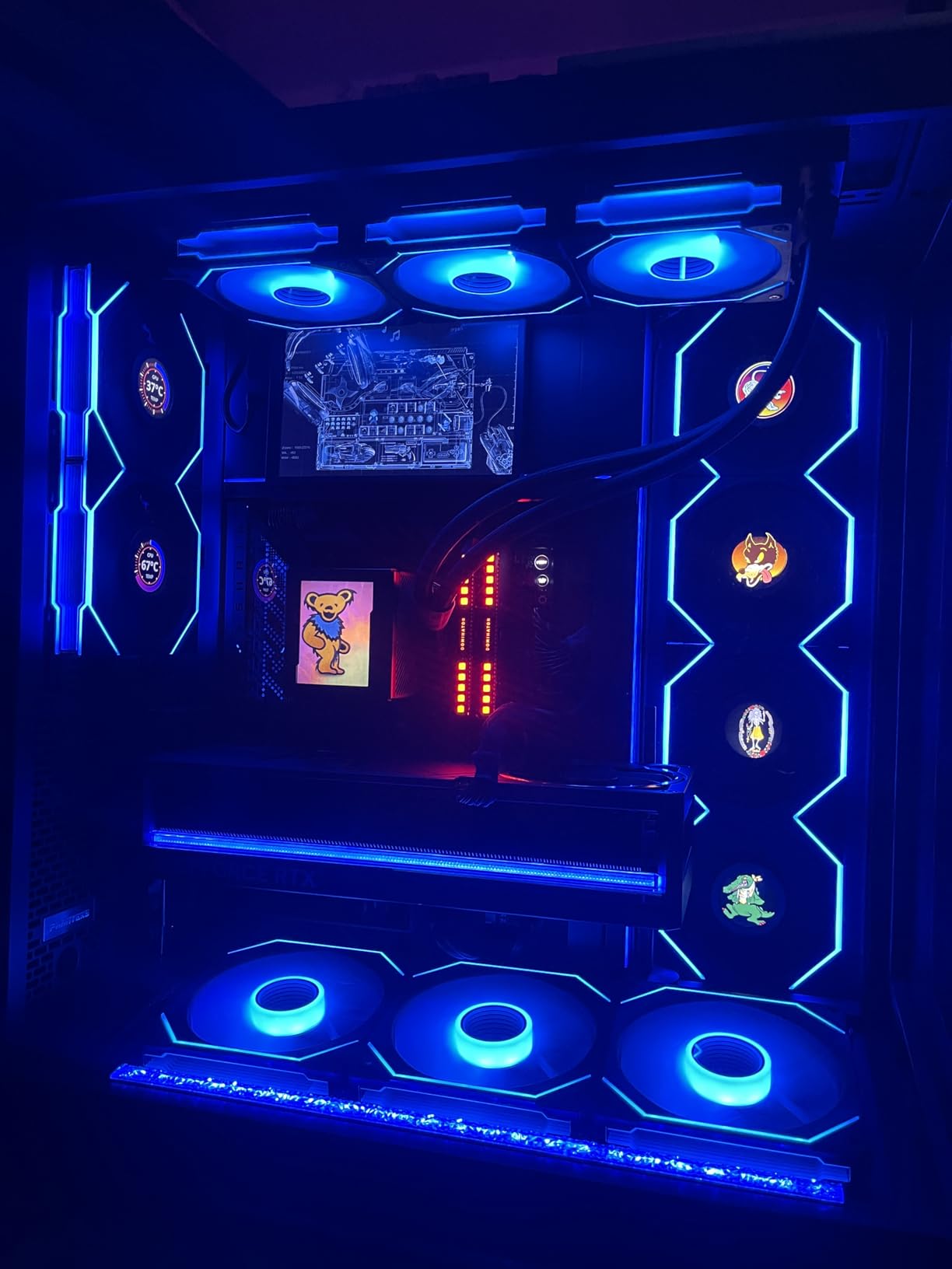 AMD Ryzen 9 9950X3D 16-Core Processor - Customer Photo 1