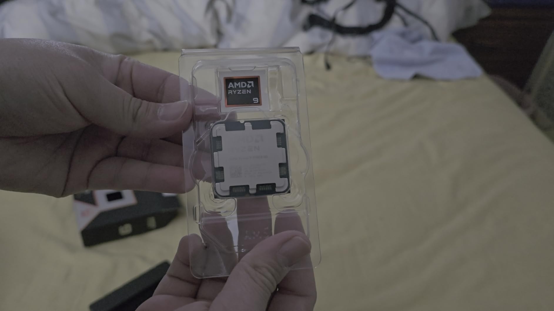 AMD Ryzen 9 9950X3D 16-Core Processor - Customer Photo 3