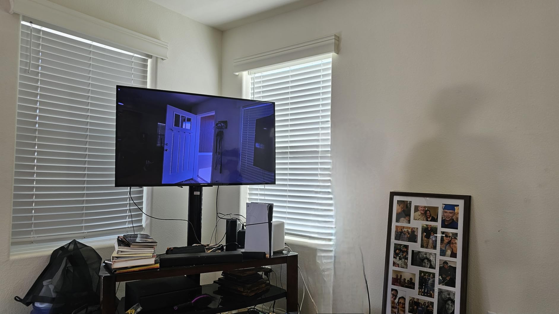 Samsung 43-Inch Class Crystal UHD U8000F 4K Smart TV (2025 Model) Endless Free Content, Crystal Processor 4K, MetalStream Design, Knox Security, Alexa Built-in Customer Review Samsung 43-Inch Class Crystal UHD U8000F 4K Smart TV (2025 Model) Endless Free Content, Crystal Processor 4K, MetalStream Design, Knox Security, Alexa Built-in - Customer Photo 1