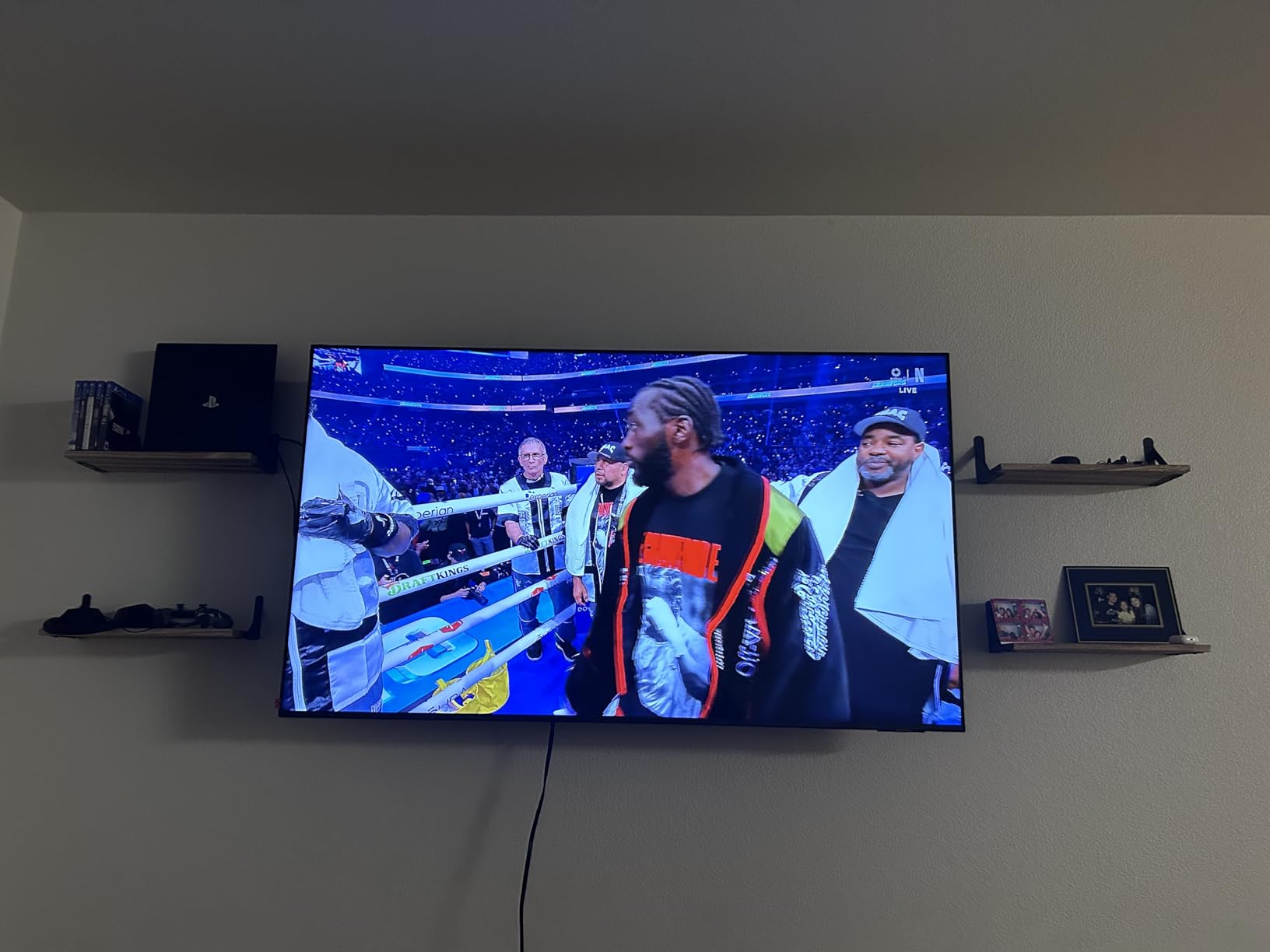 Samsung 43-Inch Class Crystal UHD U8000F 4K Smart TV (2025 Model) Endless Free Content, Crystal Processor 4K, MetalStream Design, Knox Security, Alexa Built-in - Customer Photo 2