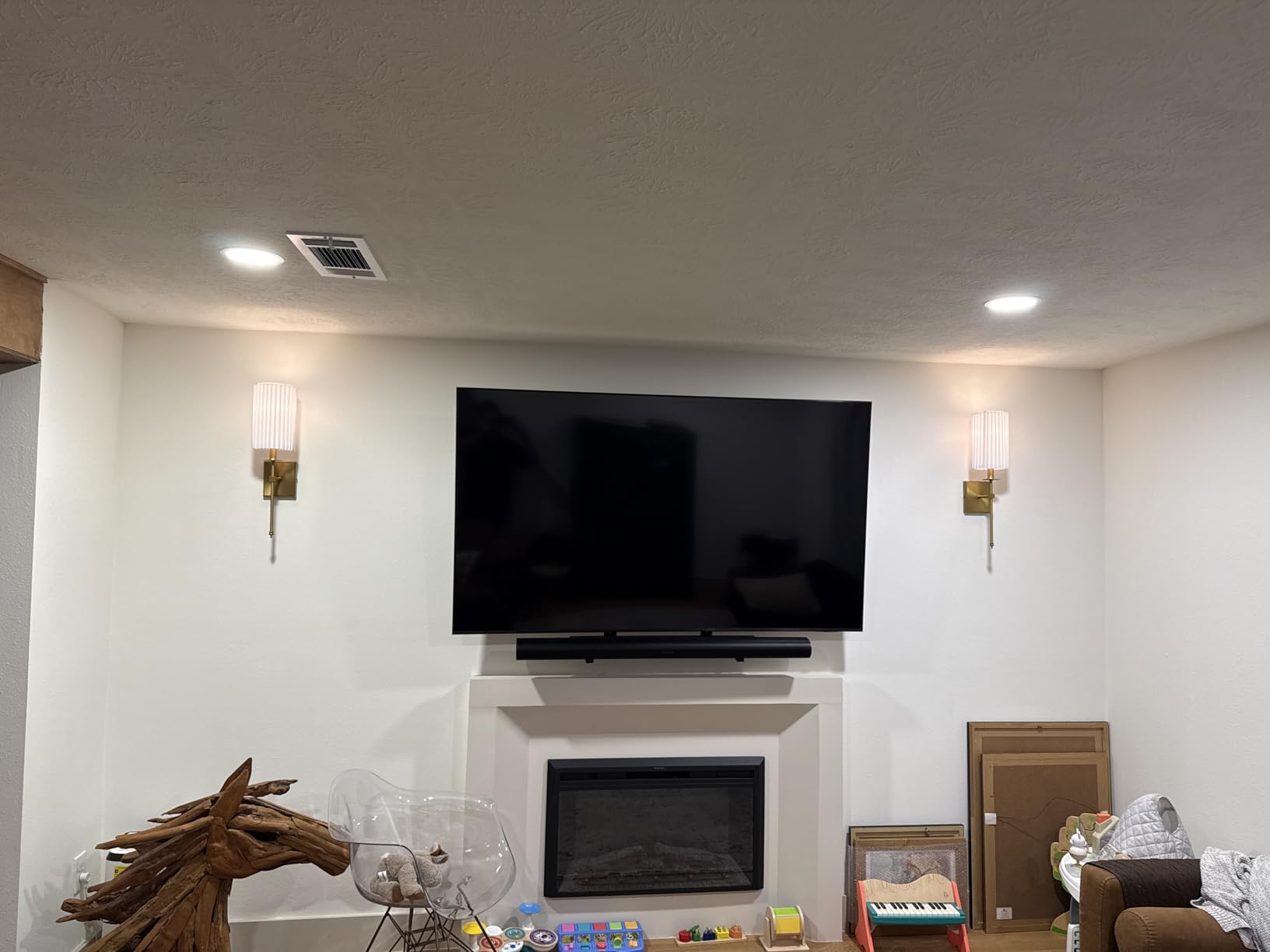 Samsung 65-Inch Class Neo QLED QN70F 4K Mini LED Smart TV (2025 Model) NQ4 AI Gen2 Processor, Quantum Matrix Technology Slim, Motion Xcelerator 144Hz, Samsung Vision AI, Alexa Built-in - Customer Photo 2