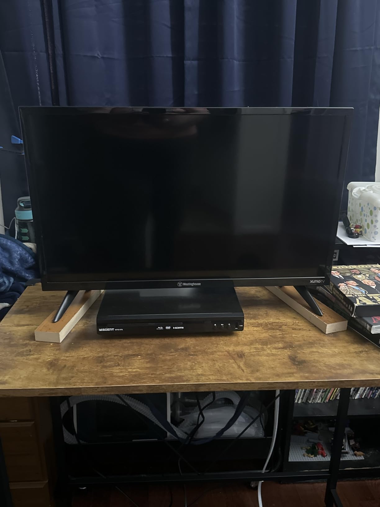 Westinghouse 32-inch Smart TV, HD Xumo TV with Voice Remote, Flat Screen Television w/Dolby Atmos, Blueooth, Apple AirPlay, Wi-Fi & Mobile Connectivity - Customer Photo 1