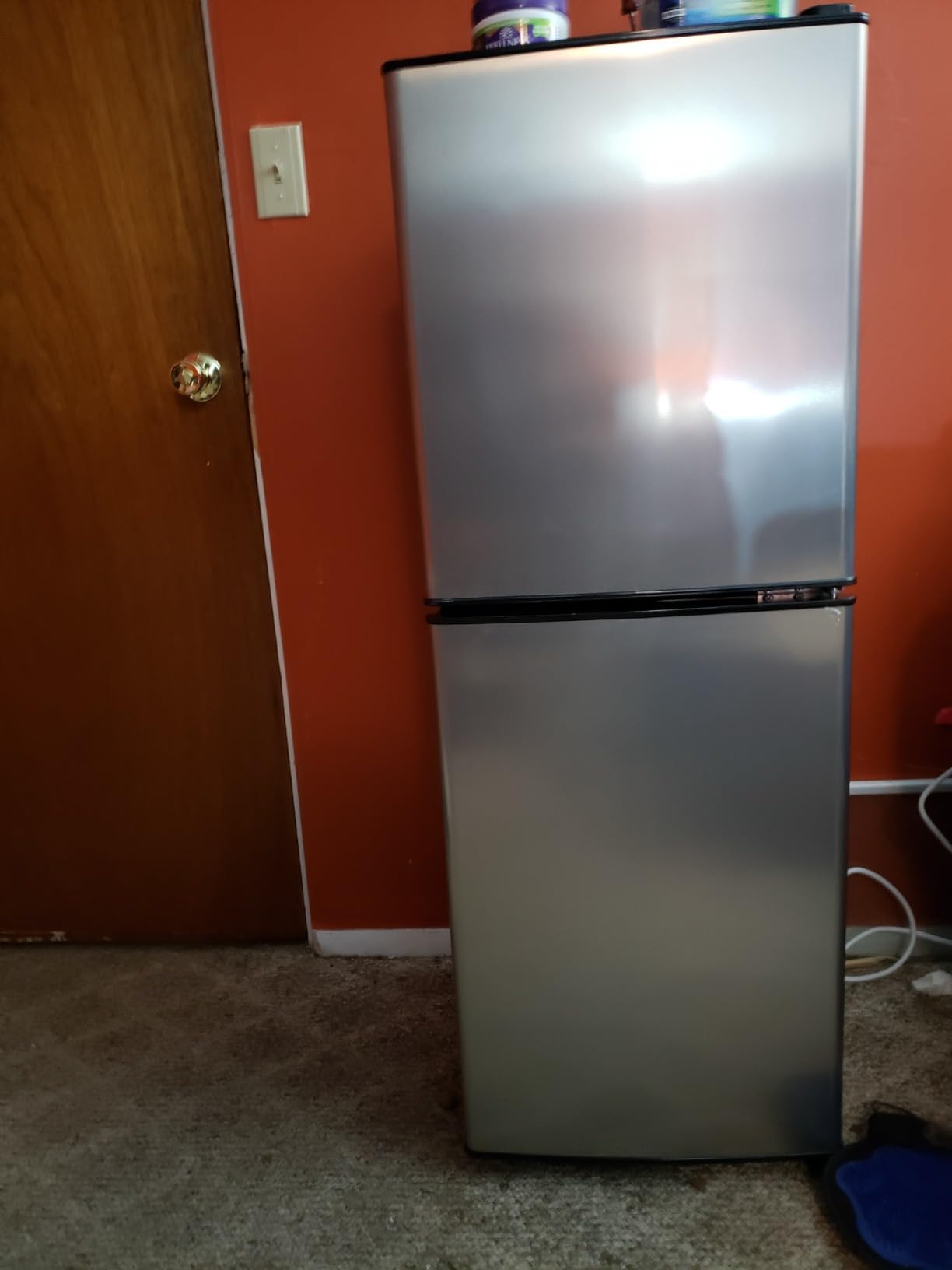 3.2 Cu.Ft Fridge with Freezer with 2 Doors, Refrigerator with 7 Level Temperatures, LED Light, Adjustable Shelves, Food Storage Cooling Drink for Bedroom, Office, Dorm, Apartment, Black Customer Review 3.2 Cu.Ft Fridge with Freezer with 2 Doors, Refrigerator with 7 Level Temperatures, LED Light, Adjustable Shelves, Food Storage Cooling Drink for Bedroom, Office, Dorm, Apartment, Black - Customer Photo 1