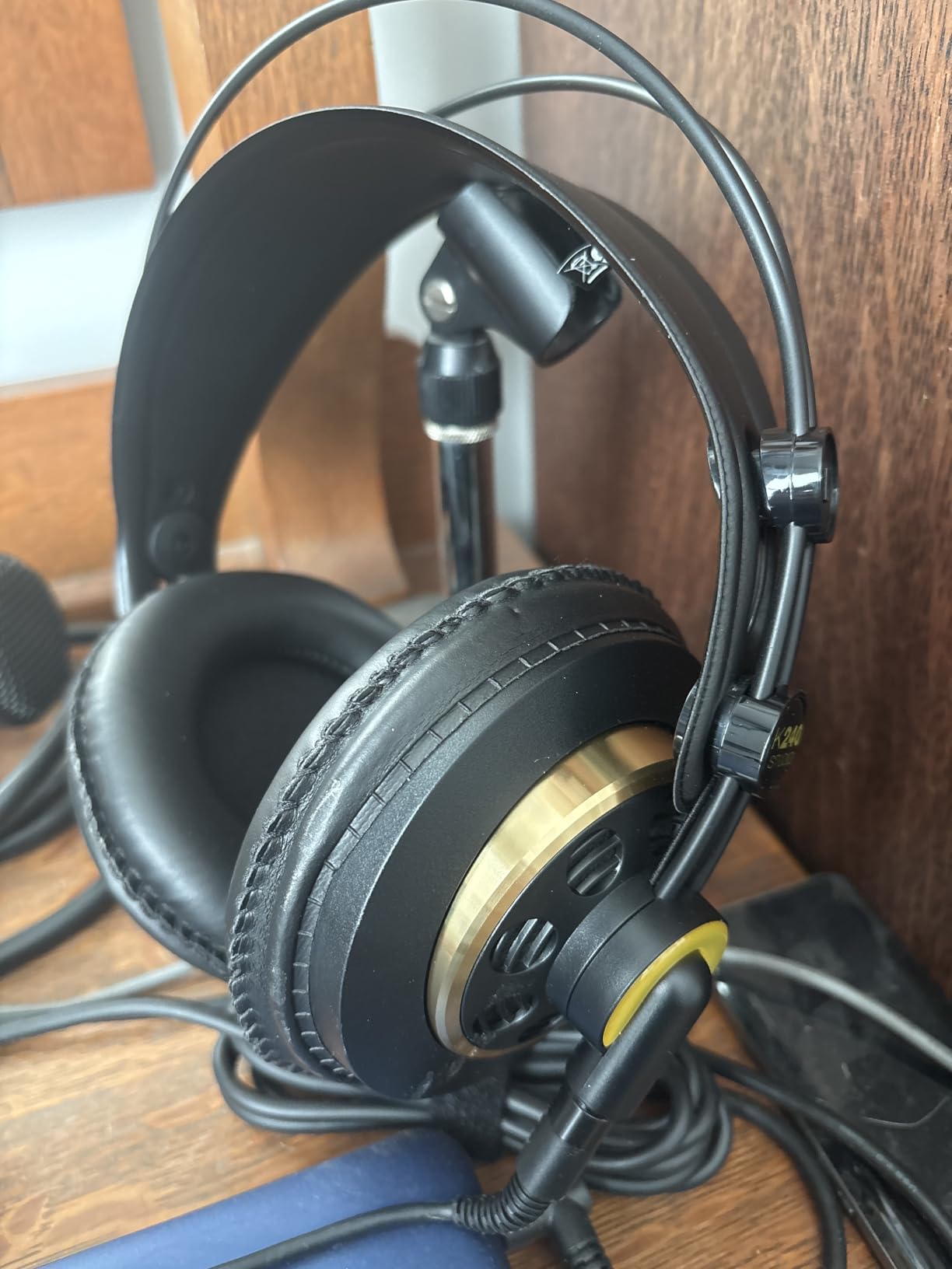 AKG K240STUDIO Semi-Open Studio Headphones Customer Review AKG K240STUDIO Semi-Open Studio Headphones - Customer Photo 2