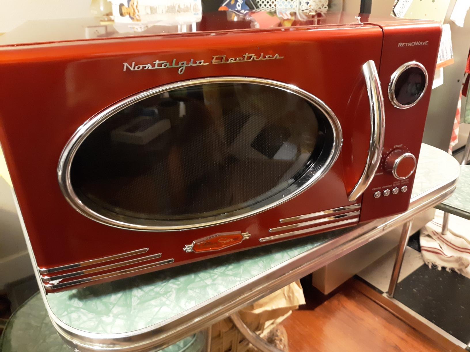Nostalgia RMO400RED Retro 0.9 Cubic Foot Microwave - Customer Photo 2