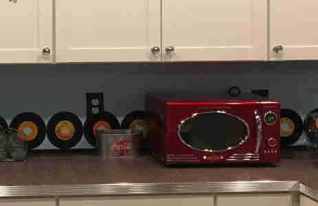 Nostalgia RMO400RED Retro 0.9 Cubic Foot Microwave - Customer Photo 4