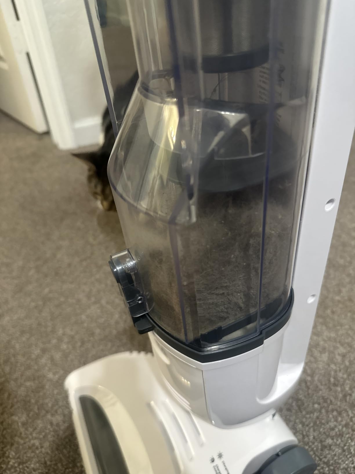 Shark SV1106 Navigator Freestyle Upright Bagless Cordless Stick Vacuum for Carpet, Hard Floor and Pet with XL Dust Cup and 2-Speed Brushroll, White/Grey - Customer Photo 1