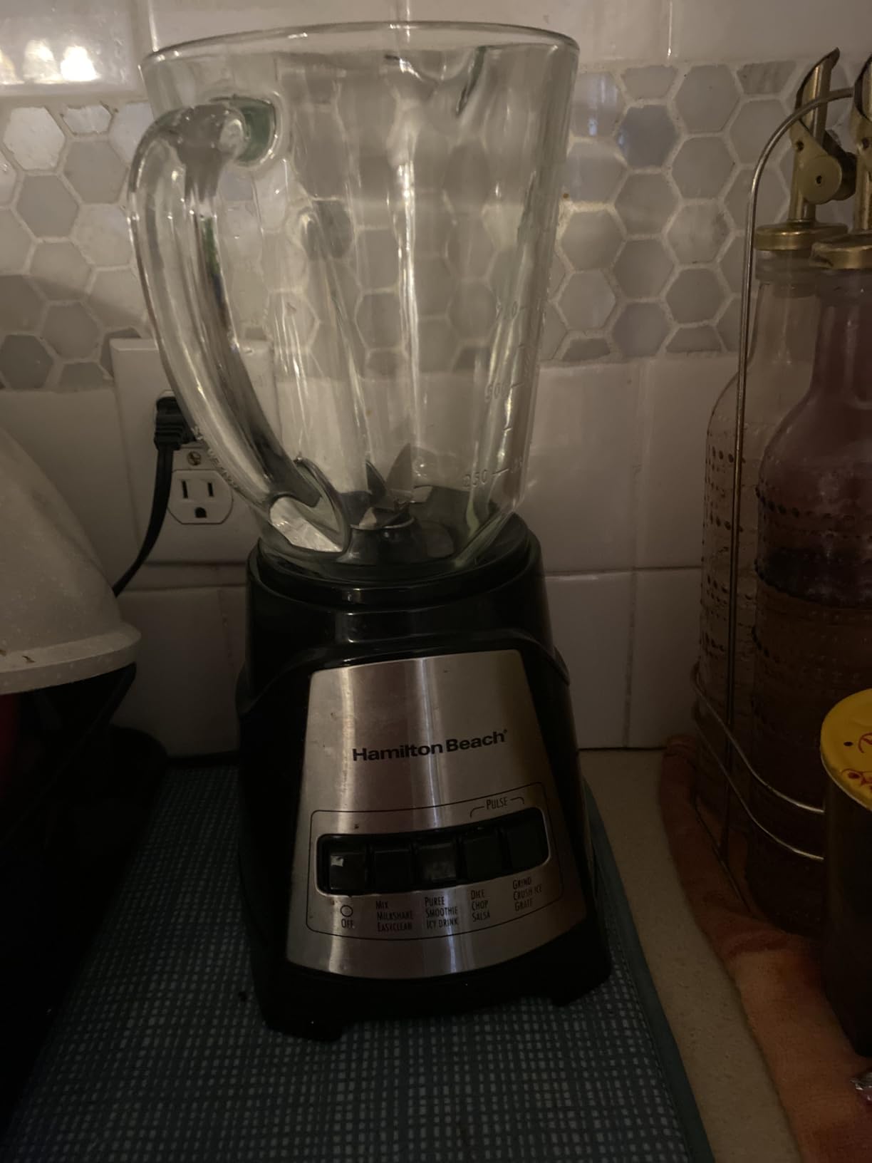 Hamilton Beach Power Elite Wave Action Blender For Smoothies, 40 Oz Glass Jar, 12 Functions Including Puree, Crush Ice, 700 Watts - Black (58148A) - Customer Photo 1