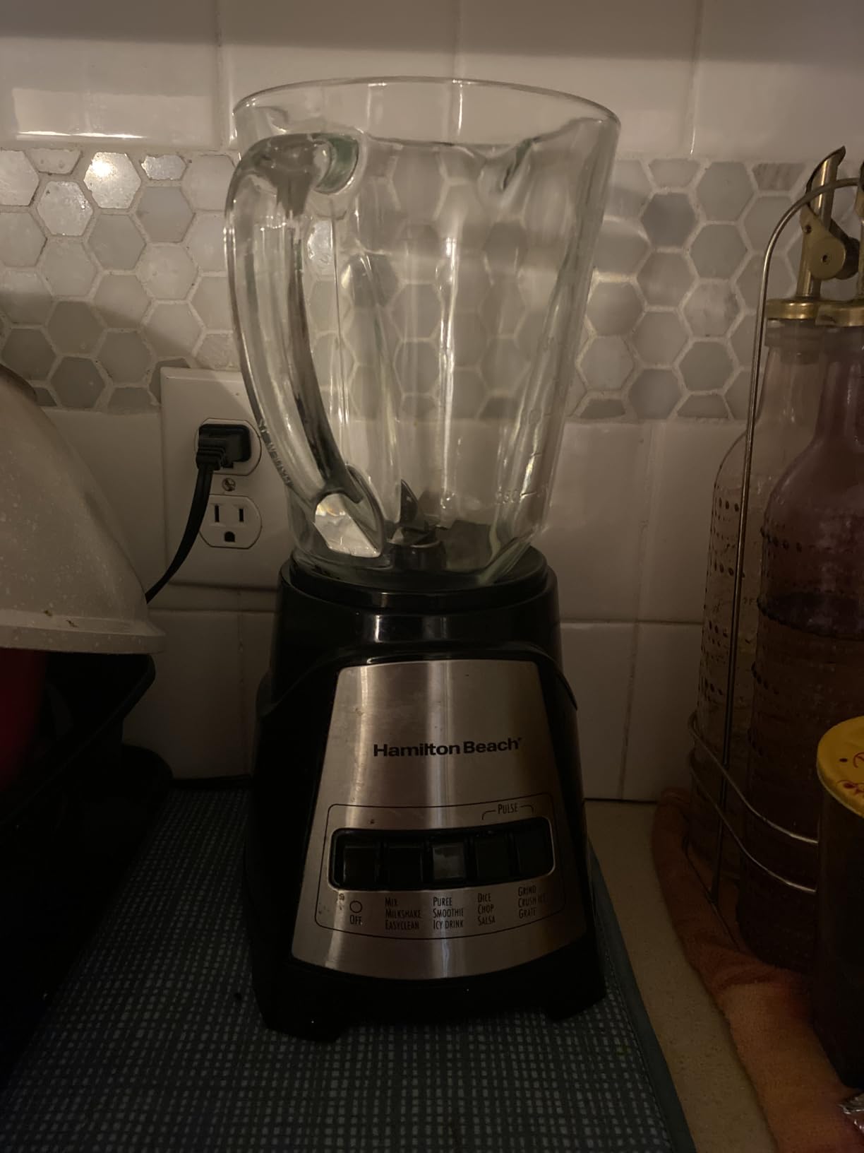 Hamilton Beach Power Elite Wave Action Blender For Smoothies, 40 Oz Glass Jar, 12 Functions Including Puree, Crush Ice, 700 Watts - Black (58148A) - Customer Photo 2