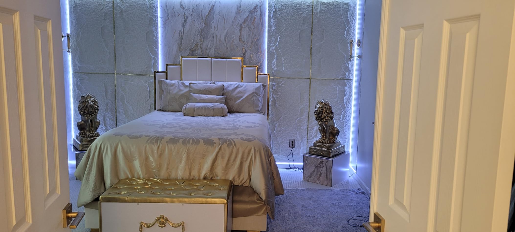 Chezmoi Collection Royale 7-Piece Jacquard Floral Comforter Set, Queen, Black/Gold - Customer Photo 5