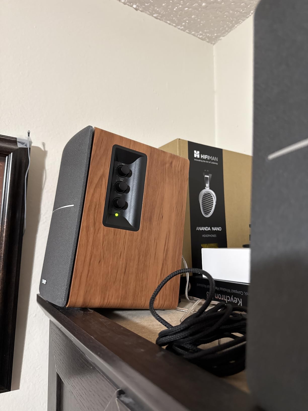 Edifier R1280T Powered Bookshelf Speakers - 2.0 Active Near Field Studio Monitor Speaker - Wooden Enclosure - 42 Watts RMS Power Customer Review Edifier R1280T Powered Bookshelf Speakers - 2.0 Active Near Field Studio Monitor Speaker - Wooden Enclosure - 42 Watts RMS Power - Customer Photo 2