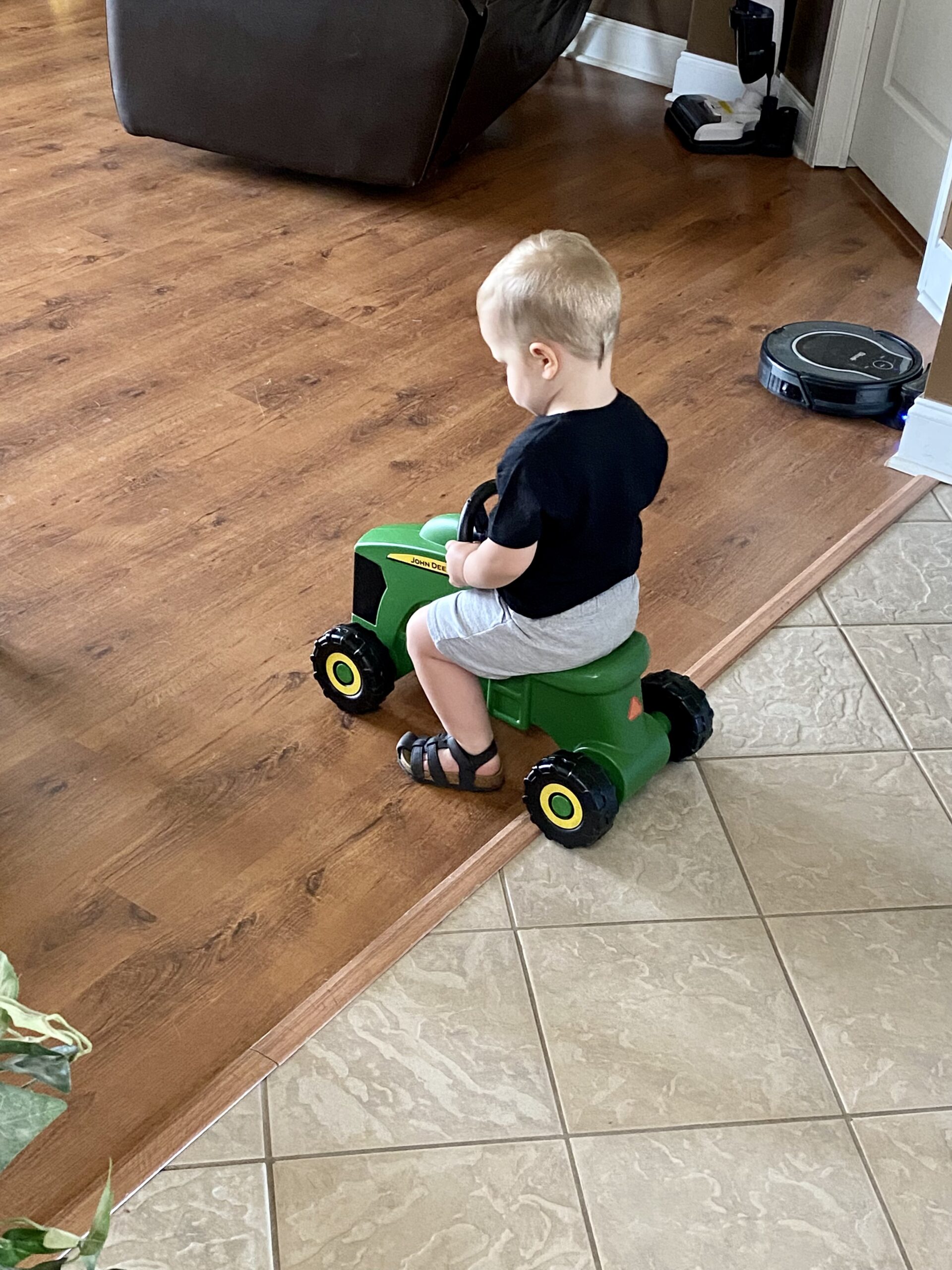 John Deere Ride On Toys Sit 'N Scoot Activity Tractor for Kids Ages 18 Months and Up, Green - Customer Photo 4