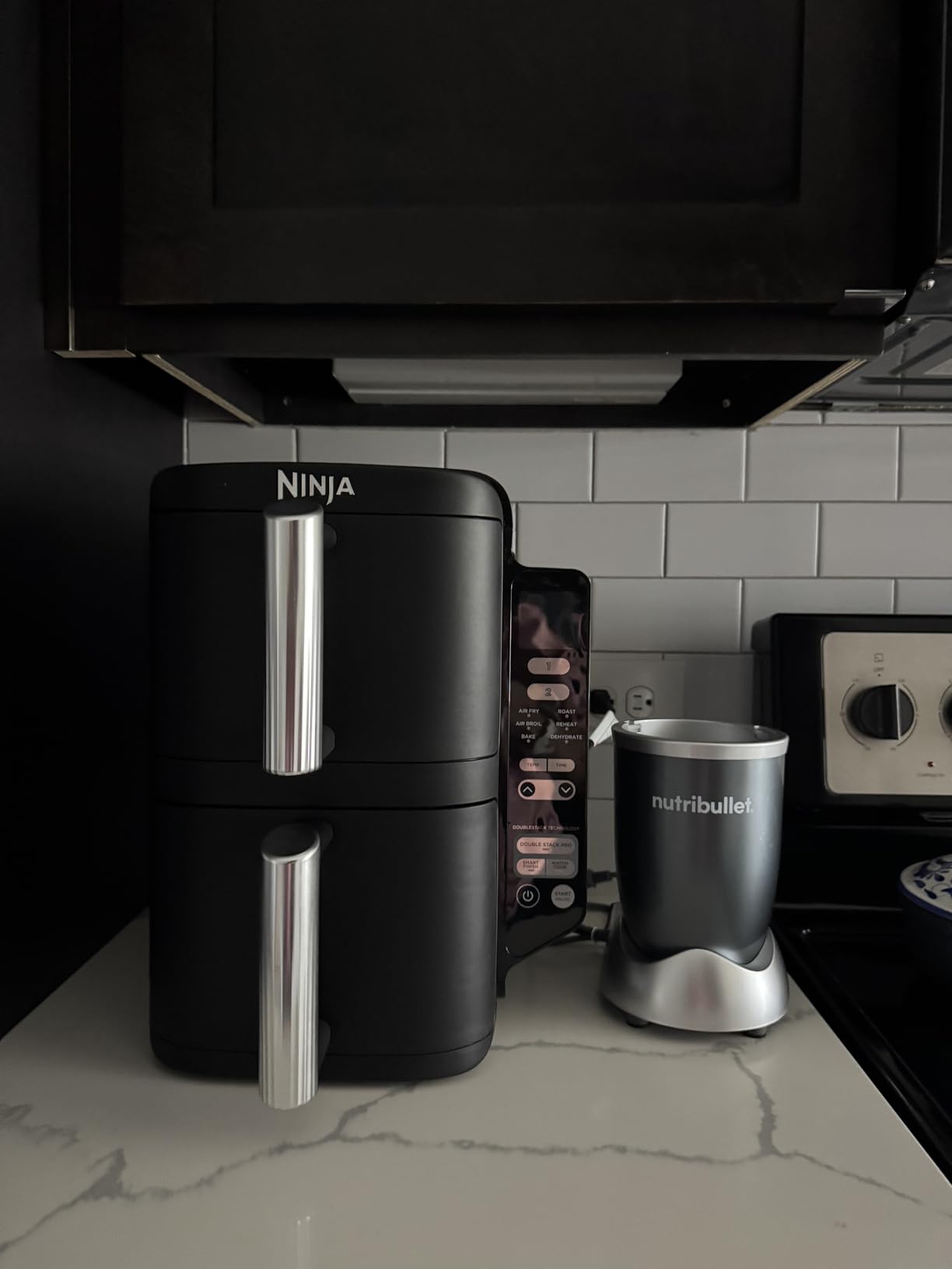 nutribullet Personal Blender, Shakes, Smoothies, Food Prep, and Frozen Blending, 24 Ounces, 600 Watt, Gray, NBR-0601WM - Customer Photo 1