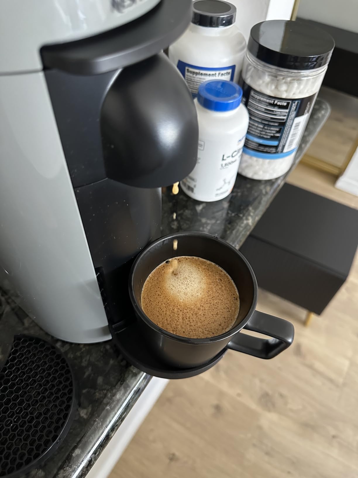Nespresso Vertuo Plus Deluxe Coffee and Espresso Maker by De'Longhi, Matte Black with Aeroccino Milk Frother - Customer Photo 4