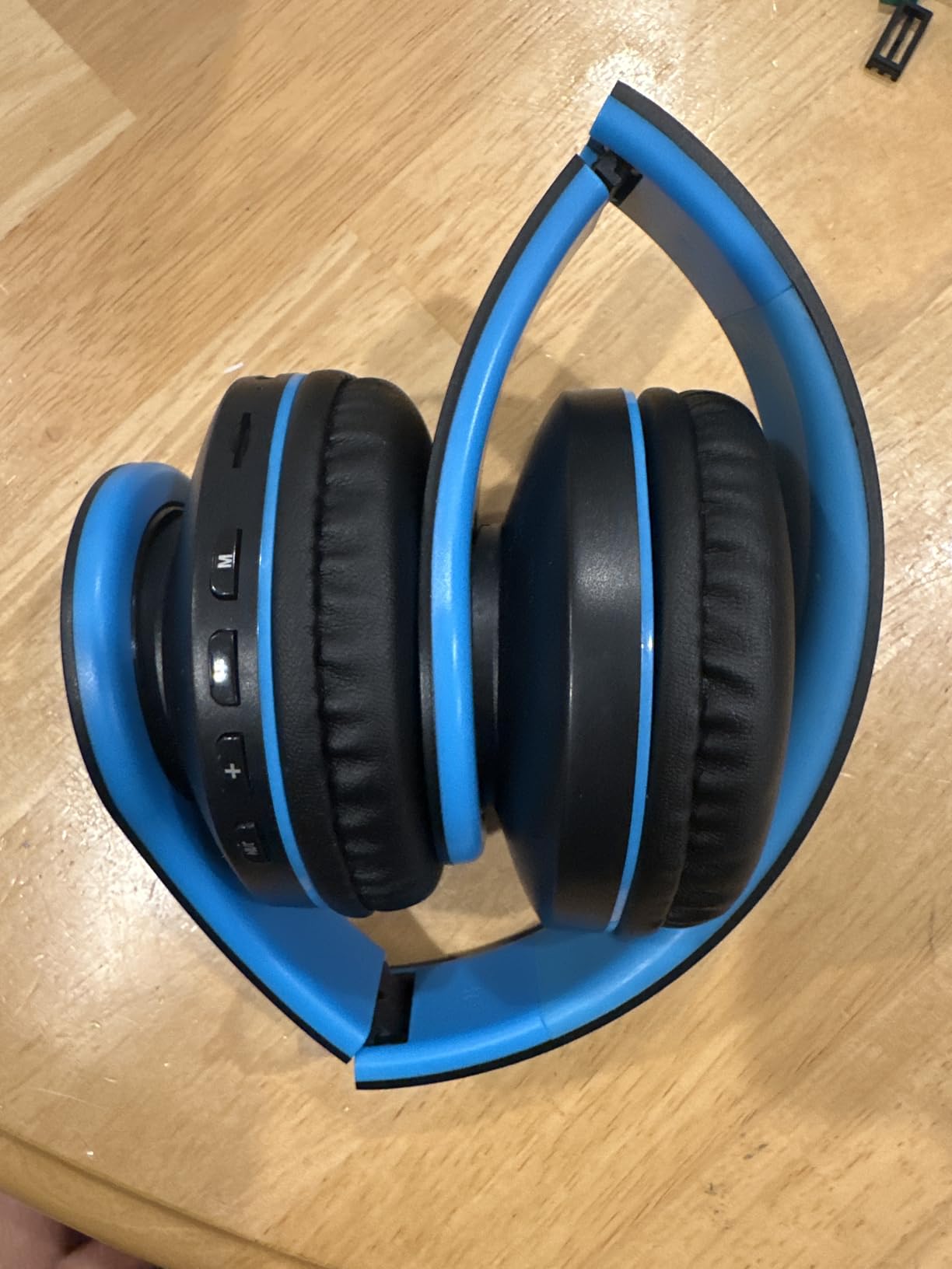 ZIHNIC Bluetooth Headphones Over-Ear, Foldable Wireless and Wired Stereo Headset Micro SD/TF, FM for Cell Phone,PC,Soft Earmuffs &Light Weight for Prolonged Wearing(Rose Gold) - Customer Photo 4