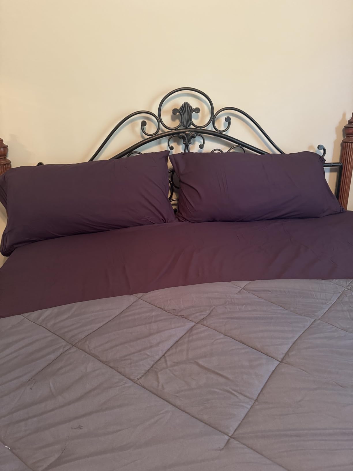 Elegant Comfort Luxurious 1500 Premium Hotel Quality Microfiber Three Line Embroidered Softest 4-Piece Bed Sheet Set, Wrinkle and Fade Resistant, Queen, Black - Customer Photo 2