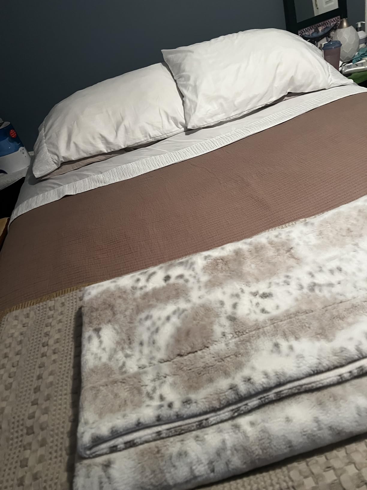 Bedsure Queen Sheet Set - 4 Pieces Soft Queen Size Sheets - Breathable & Cooling - Hotel Luxury - Easy Care Polyester Microfiber Bedding for Women, Men, Dark Grey - Customer Photo 2