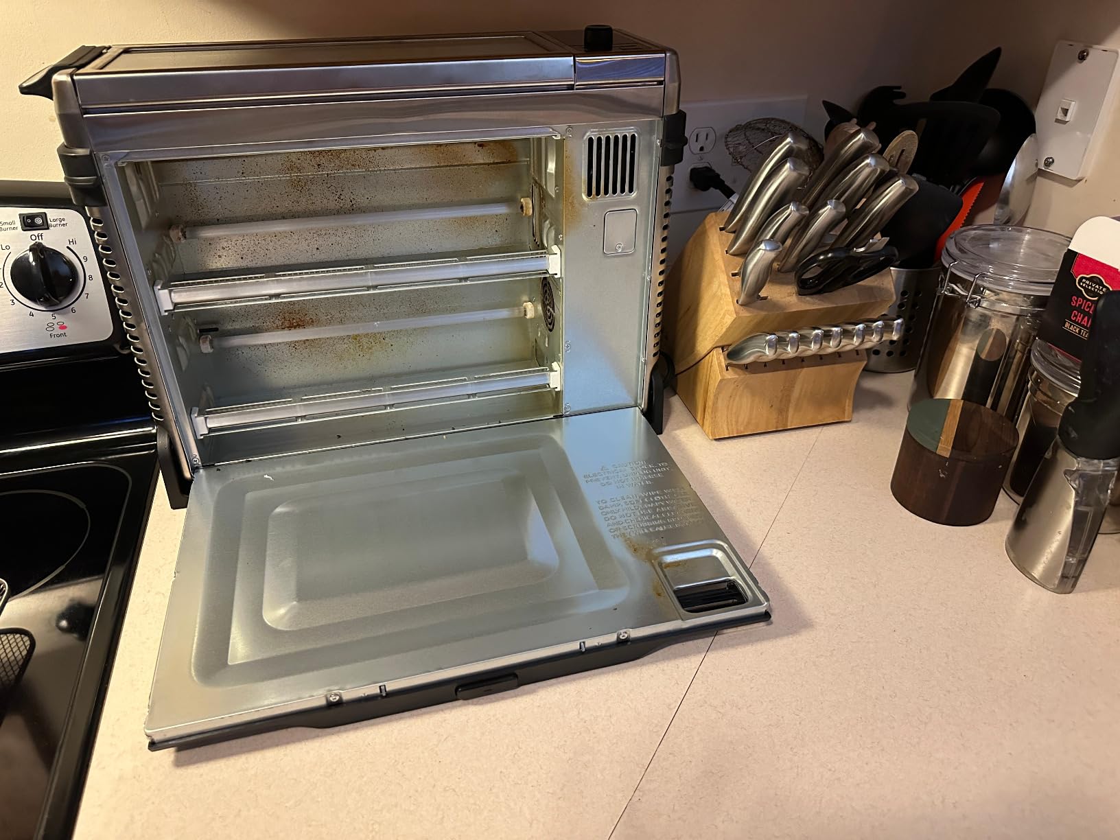 Ninja Digital Air Fry Countertop Oven, 8-in-1 Functionality, 1800W, Flip-Up Design, XL Capacity, Air Fry Basket, Wire Rack & Crumb Tray, Silver, SP101 - Customer Photo 2