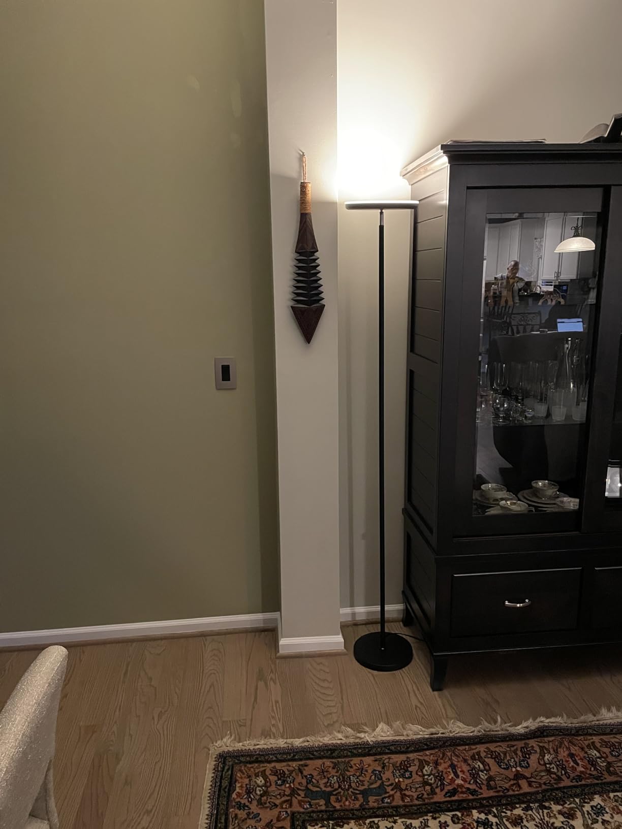 JOOFO Floor Lamp,30W/2400LM Sky LED Modern Torchiere 3 Color Temperatures Super Bright-Tall Standing Pole Light with Remote & Touch Control for Living Room,Bed Room,Office (Black) - Customer Photo 3