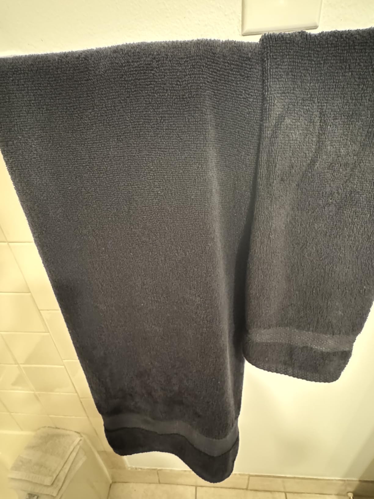 GLAMBURG Ultra Soft 8-Piece Towel Set - 100% Pure Ringspun Cotton, Contains 2 Oversized Bath Towels 27x54, 2 Hand Towels 16x28, 4 Wash Cloths 13x13 - Ideal for Everyday use, Hotel & Spa - Black - Customer Photo 4