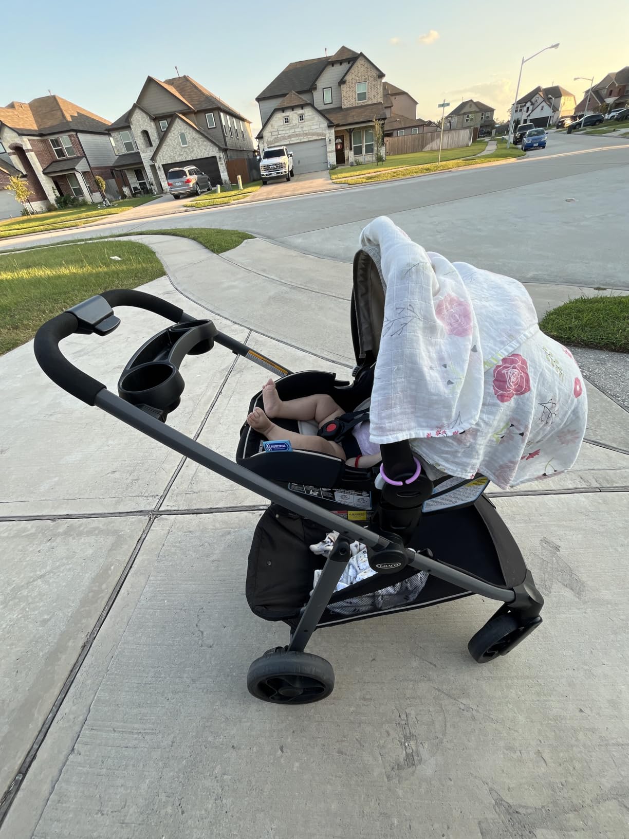 Graco Modes Pramette Travel System, 3-in1 Modular Carseat Stroller Combo, Infant Car Seat Carrier to Toddler Stroller, Includes the SnugRide 35 Car Seat, Ellington - Customer Photo 2