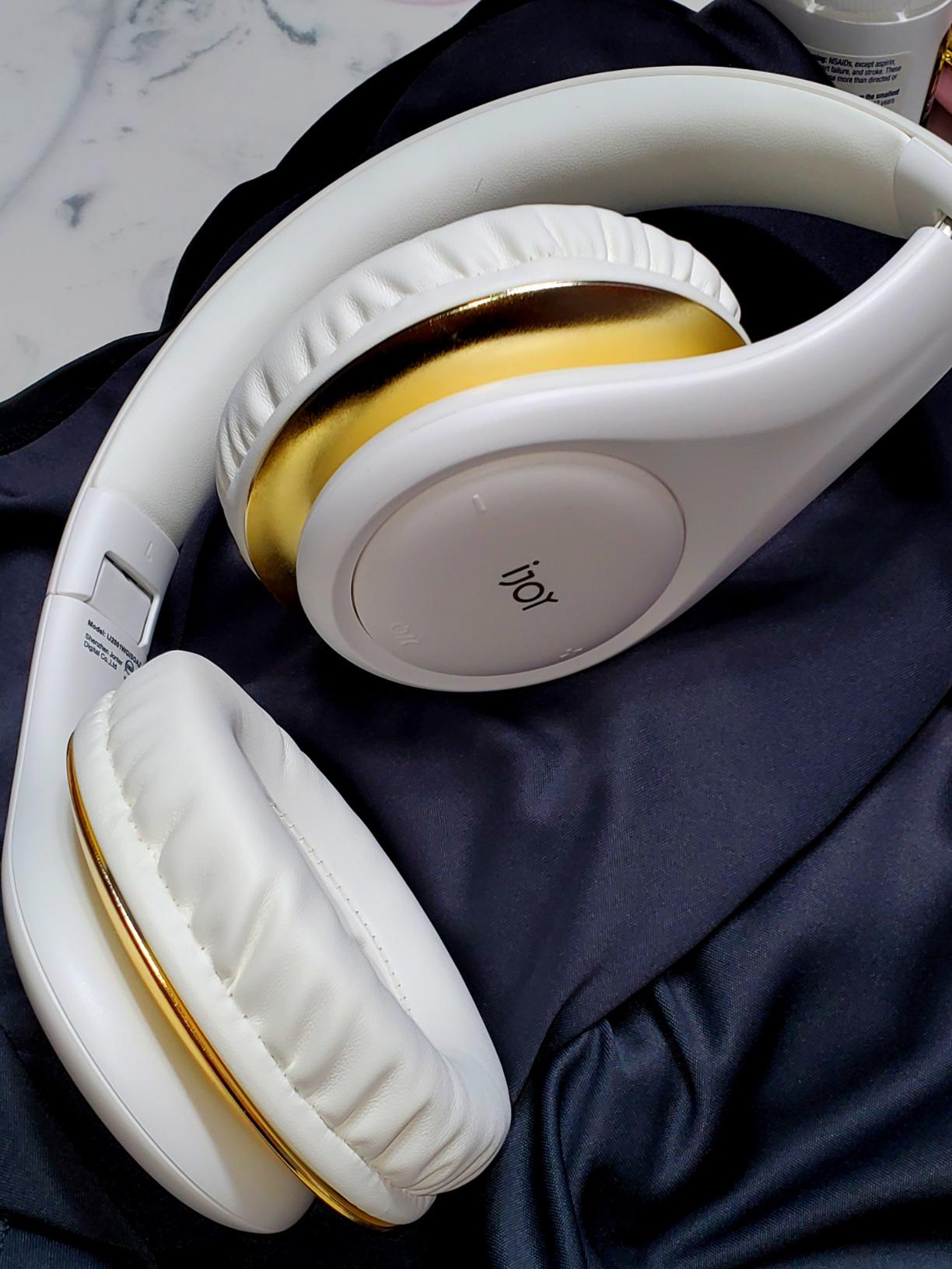 iJoy ISO Bluetooth 5.0 Wireless Over Ear Foldable Stereo Headphones with 30 Hours Battery and Built-in Microphone, (White/Gold) Customer Review iJoy ISO Bluetooth 5.0 Wireless Over Ear Foldable Stereo Headphones with 30 Hours Battery and Built-in Microphone, (White/Gold) - Customer Photo 2