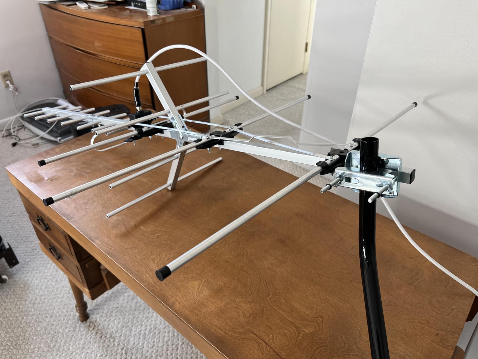 Five Star TV Antenna Indoor/Outdoor Yagi Satellite HD Antenna with up to 200 Mile Range - Attic or Roof Mount TV Antenna, Digital OTA Radio/FM Antenna for 4K 1080P with Mounting Pole Customer Review Five Star TV Antenna Indoor/Outdoor Yagi Satellite HD Antenna with up to 200 Mile Range - Attic or Roof Mount TV Antenna, Digital OTA Radio/FM Antenna for 4K 1080P with Mounting Pole - Customer Photo 2