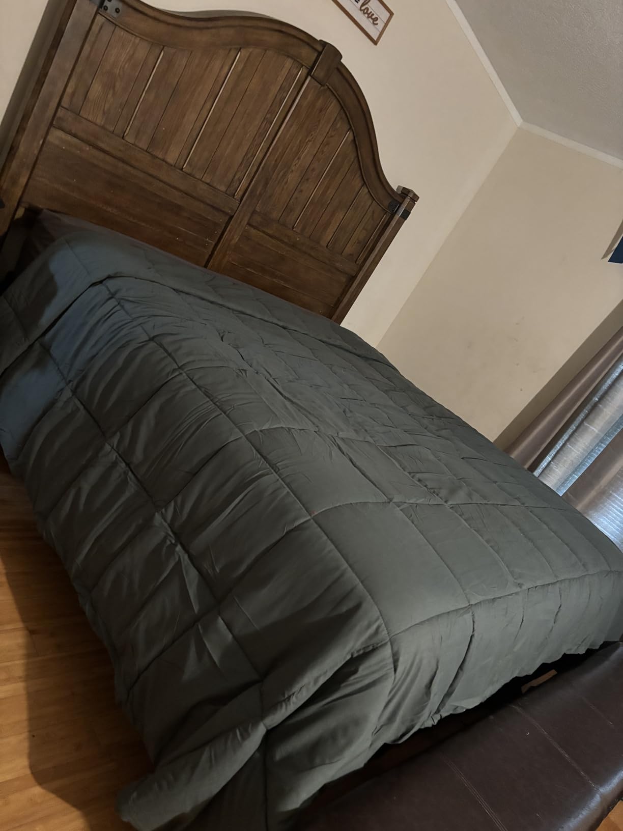 DOWNCOOL Comforters Queen Size, Duvet Insert,Black All Season Duvet, Lightweight Quilt, Down Alternative Hotel Comforter (Black, Queen 88x92 Inches) - Customer Photo 4