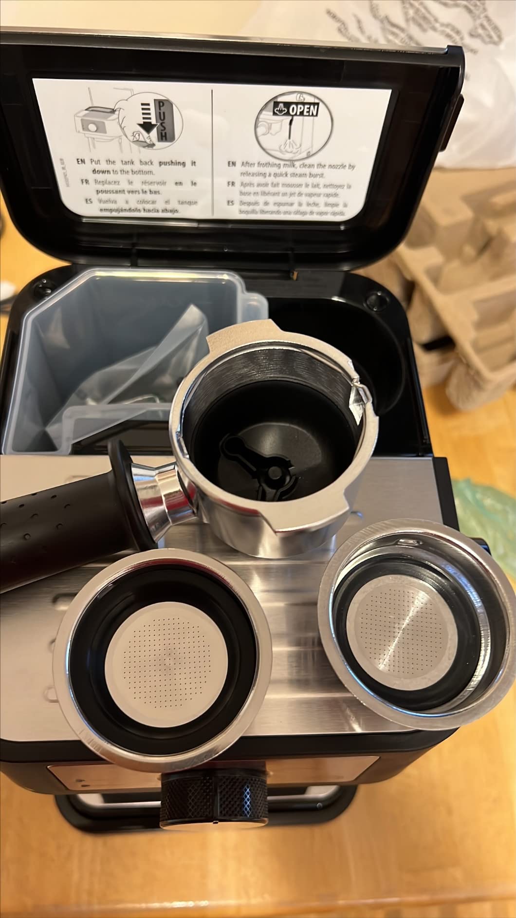 De'Longhi All-in-One Combination Coffee Maker & Espresso Machine + Advanced Adjustable Milk Frother for Cappuccino & Latte + Glass Coffee Pot 10-Cup, COM532M black Customer Review De'Longhi All-in-One Combination Coffee Maker & Espresso Machine + Advanced Adjustable Milk Frother for Cappuccino & Latte + Glass Coffee Pot 10-Cup, COM532M black - Customer Photo 2