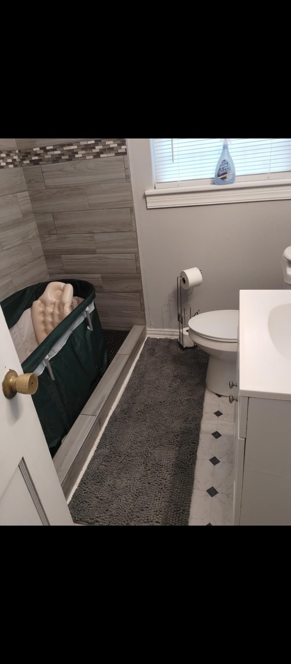 Grandaily Chenille Striped Bathroom Rugs 24x16, Extra Thick and Absorbent Bath Mats, Non-Slip Soft Plush Shaggy Shower Carpet, Machine Wash Dry, Bath Rug for Bathroom, (Small, Light Grey) - Customer Photo 1