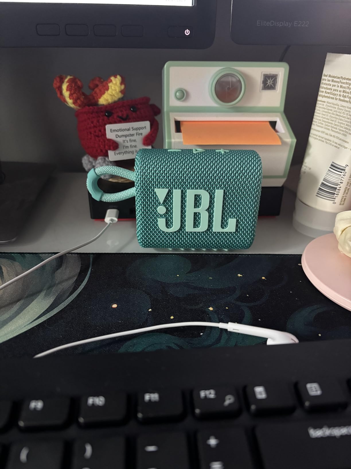 JBL Go 3 - Portable Mini Bluetooth Speaker, big audio and punchy bass, IP67 waterproof and dustproof, 5 hours of playtime, speaker for home, outdoor and travel (Blue) - Customer Photo 3