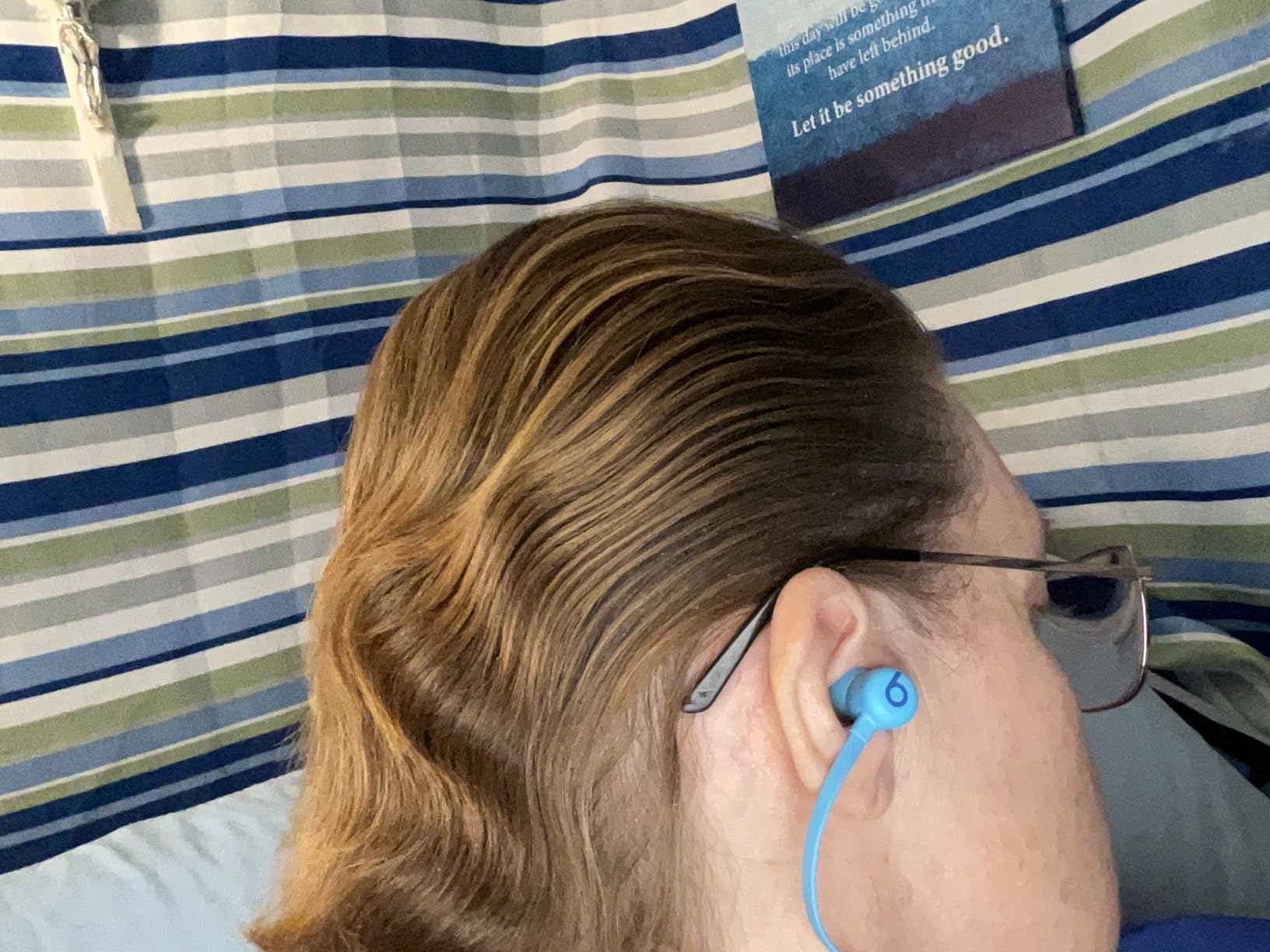 Beats Flex Wireless Earbuds - Apple W1 Headphone Chip, Magnetic Earphones, Class 1 Bluetooth, 12 Hours of Listening Time, Built-in Microphone - Black Customer Review Beats Flex Wireless Earbuds - Apple W1 Headphone Chip, Magnetic Earphones, Class 1 Bluetooth, 12 Hours of Listening Time, Built-in Microphone - Black - Customer Photo 1