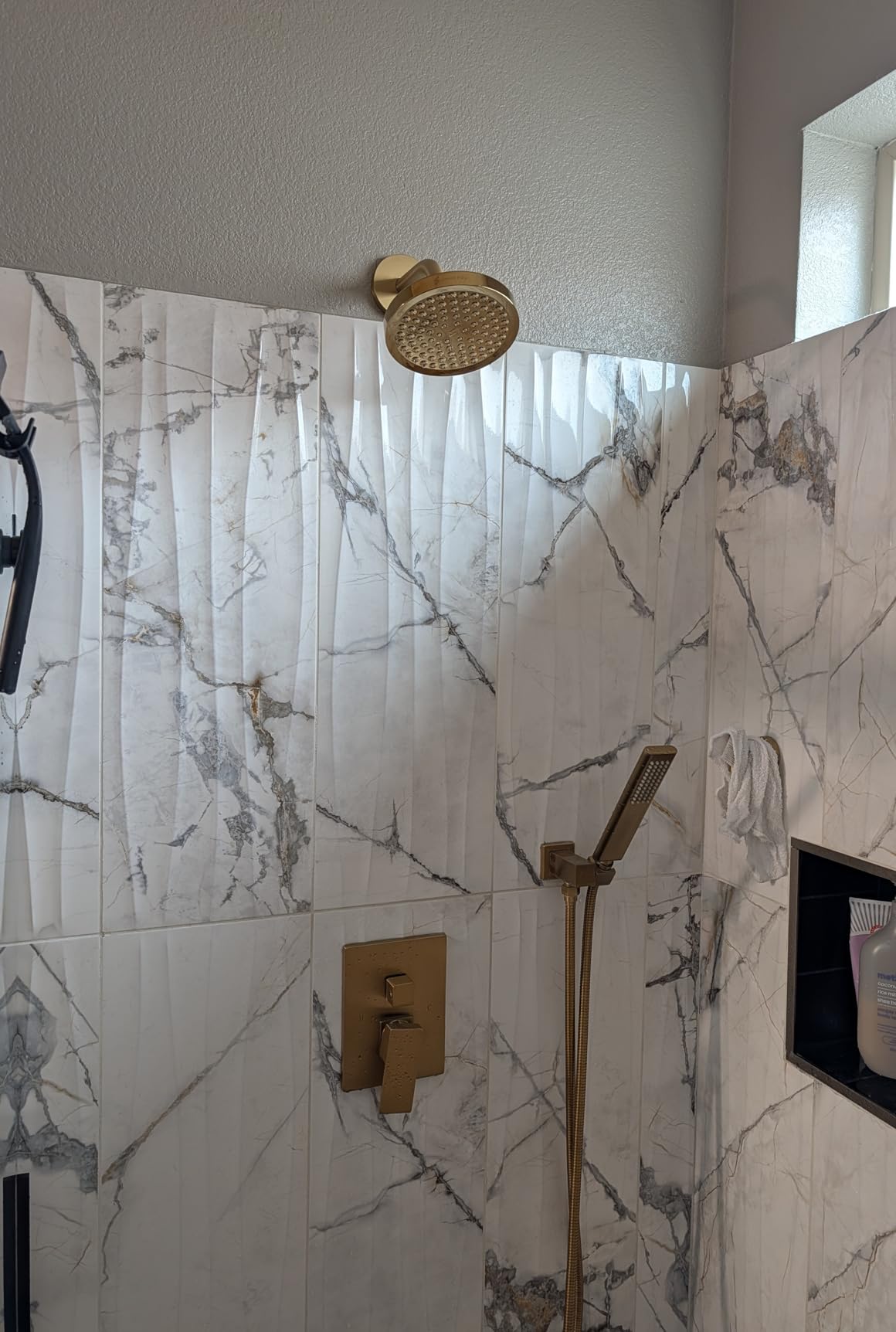 SparkPod Shower Head - High Pressure Rain - Premium Quality Luxury Design - 1-Min Install - Easy Clean Adjustable Replacement for Your Bathroom Shower Heads (Midnight Black Matte, 6 Inch Round) - Customer Photo 1