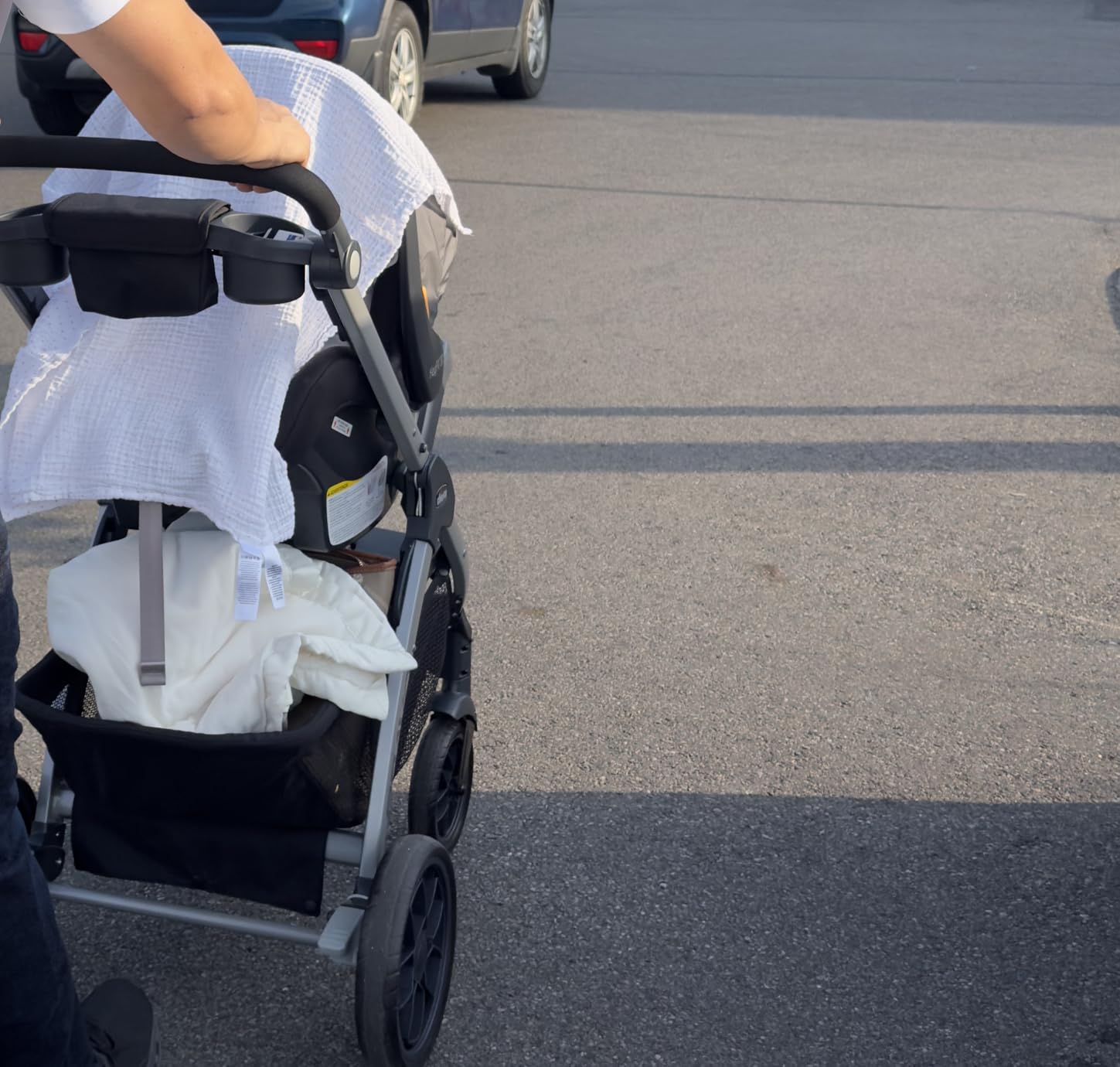 Chicco Bravo 3-in-1 Trio Travel System, Bravo Quick-Fold Stroller with KeyFit 30 Infant Car Seat and Base, Car Seat and Stroller Combo | Camden/Black - Customer Photo 1