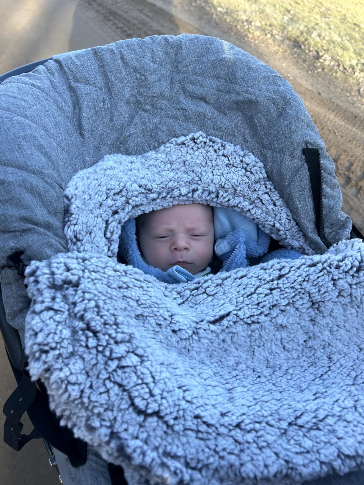 Chicco Bravo 3-in-1 Trio Travel System, Bravo Quick-Fold Stroller with KeyFit 30 Infant Car Seat and Base, Car Seat and Stroller Combo | Camden/Black - Customer Photo 2