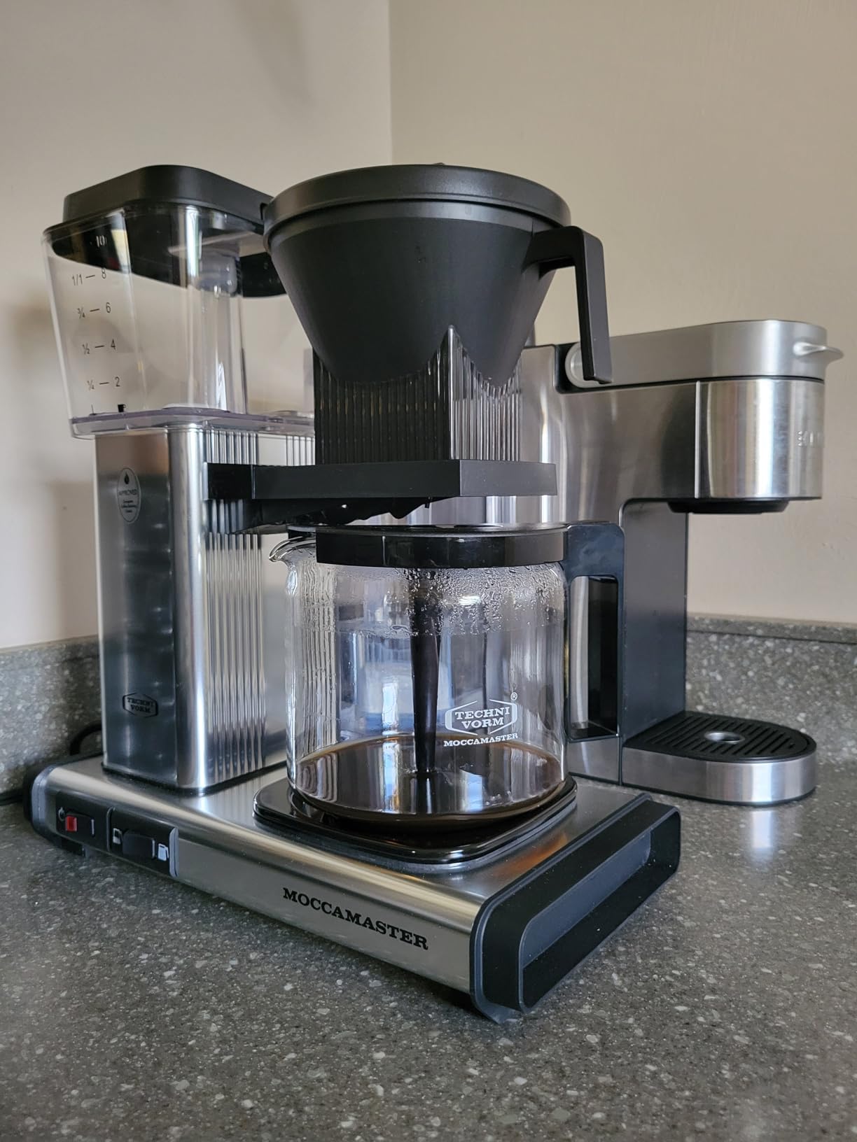 Technivorm Moccamaster 53941 KBGV Select 10-Cup Coffee Maker, Polished Silver, 40 ounce, 1.25l Customer Review Technivorm Moccamaster 53941 KBGV Select 10-Cup Coffee Maker, Polished Silver, 40 ounce, 1.25l - Customer Photo 4