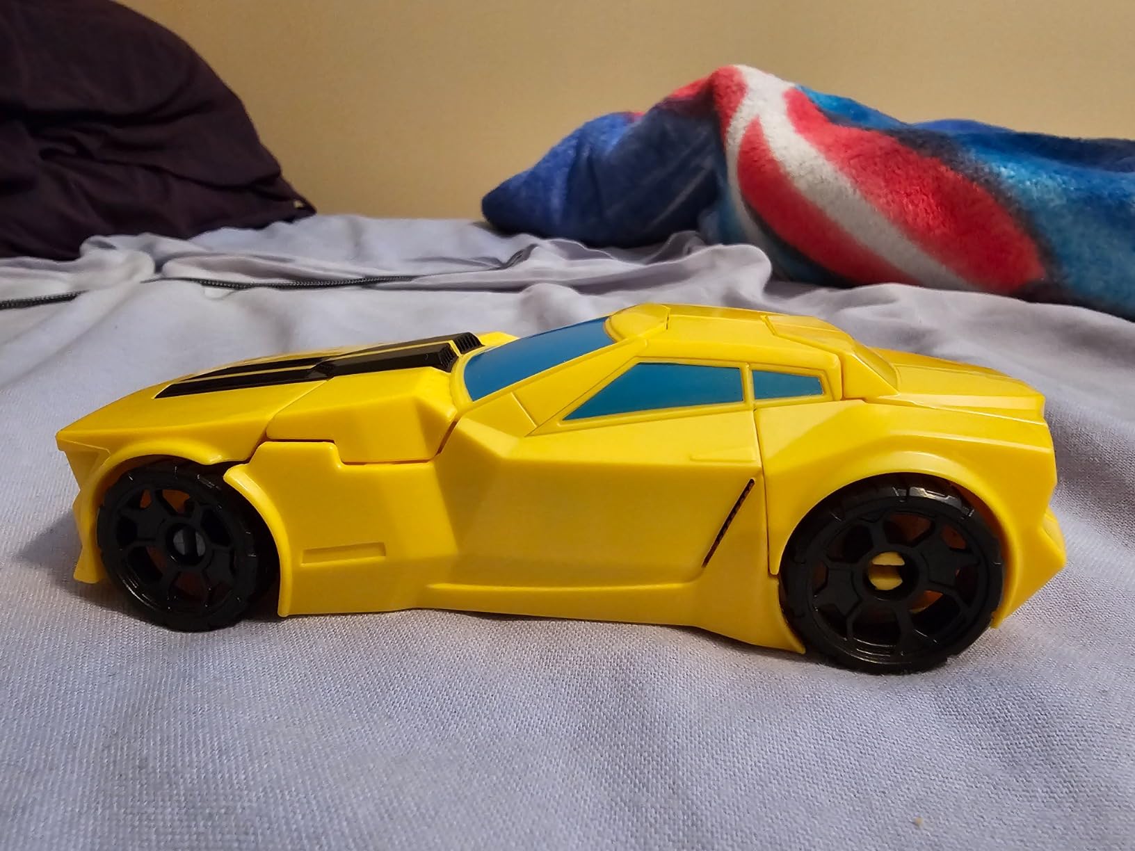 Transformers Toys Heroes and Villains Bumblebee and Starscream 2-Pack Action Figures - for Kids Ages 6 and Up, 7-inch (Amazon Exclusive) - Customer Photo 3