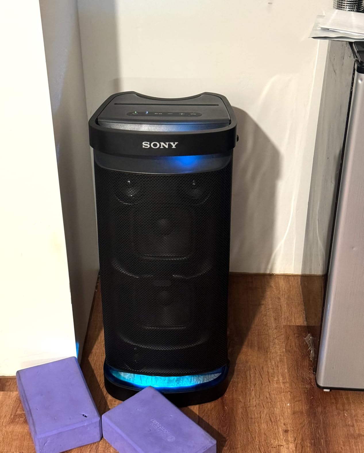 Sony SRS-XP700 X-Series Wireless Portable-BLUETOOTH-Karaoke Party-Speaker IPX4 Splash-resistant with 25 Hour-Battery,Black - Customer Photo 2