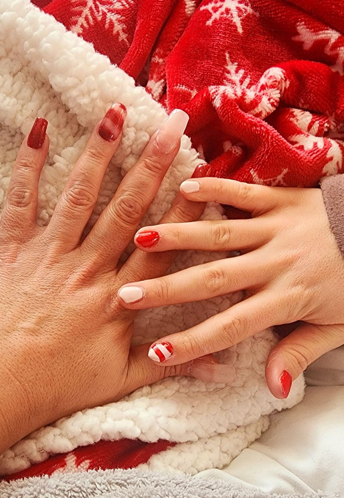 PAVILIA Navy Blue and White Buffalo Plaid Sherpa Throw Blanket for Couch, Plush Checkered Fleece Blanket and Throws, Soft Fuzzy Flannel Blanket for Sofa Bed, Warm Cozy Winter Blanket Gift, 50x60 - Customer Photo 3