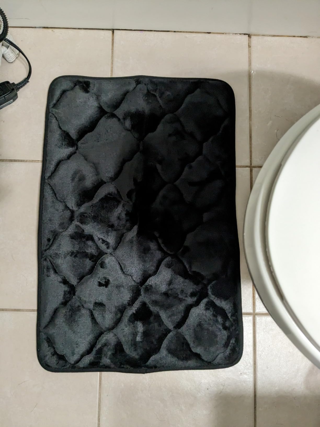 OLANLY Memory Foam Bath Mat Rug 24x16, Ultra Soft and Absorbent Bathroom Rugs, Non-Slip, Comfortable, Machine Washable Bath Carpet for Bathroom Floor, Tub, Shower and Home Decor Accessories, Black - Customer Photo 4