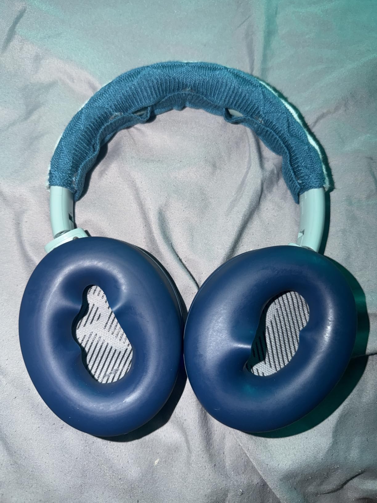 BERIBES Bluetooth Headphones Over Ear, 65H Playtime and 6 EQ Music Modes Wireless Headphones with Microphone, HiFi Stereo Foldable Lightweight Headset, Deep Bass for Home Office Cellphone PC Ect. - Customer Photo 4