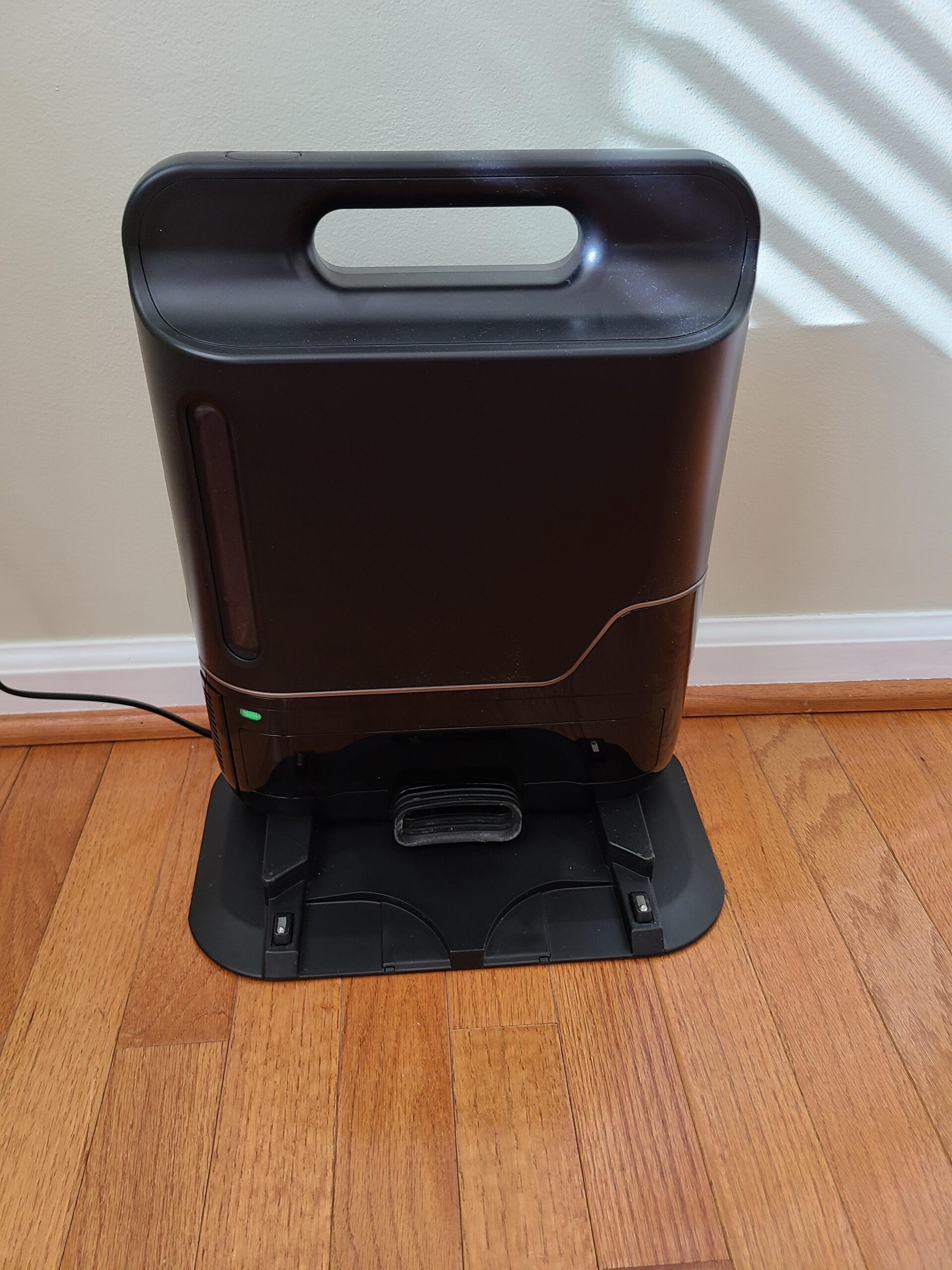 Shark AI Ultra Voice Control Robot Vacuum with Matrix Clean Navigation, Home Mapping, 60-Day Capacity, XL Self-Empty Base for Homes with Pets, Carpet & Hard Floors, Cool Grey - Customer Photo 1