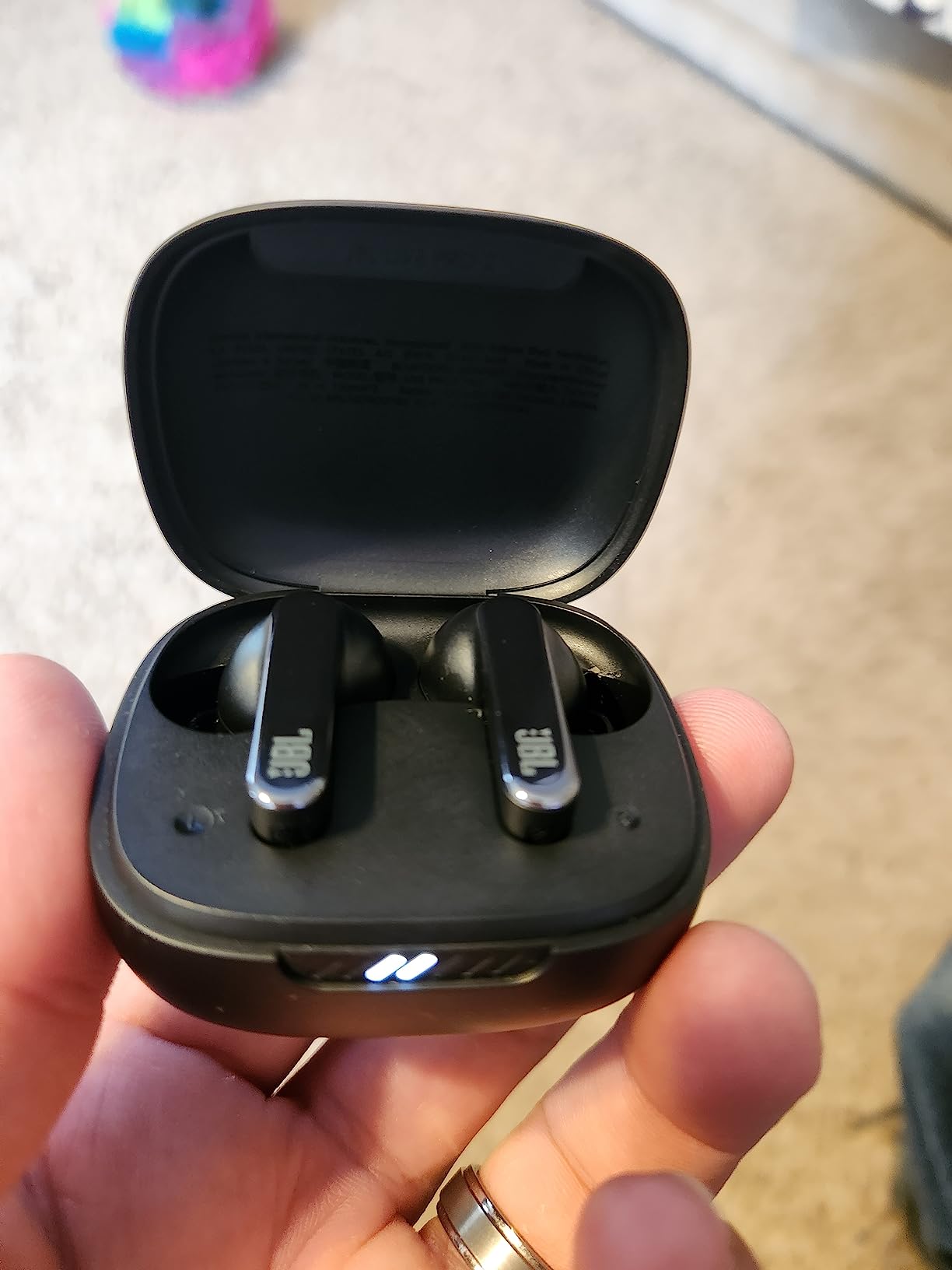 JBL Live Pro 2 - True Wireless Noise Cancelling Earbuds, up to 40 Hours of Playback with Wireless Charging, 6 mics for Perfect Calls, Touch & Voice Control, IPX5 Water Resistant (Black) - Customer Photo 2