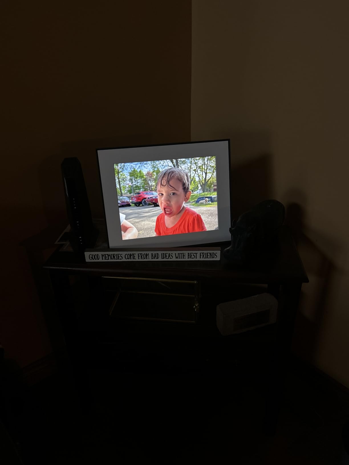 Aura Digital Picture Frame - 10.1 Aura Digital Picture Frame - 10.1