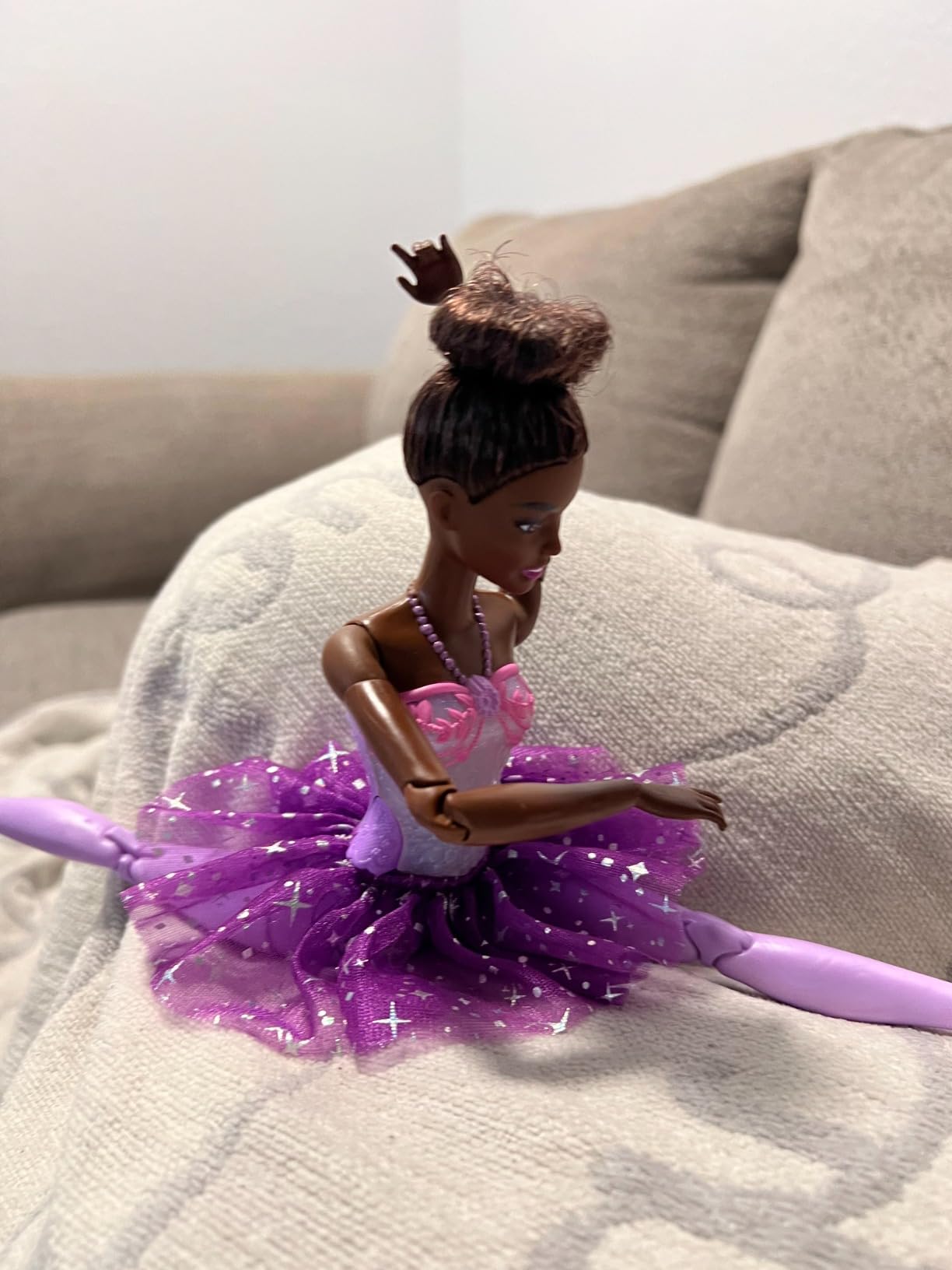 Barbie Dreamtopia Twinkle Lights Ballerina Doll with Brunette Hair & Light-Up Feature Wearing Removable Headband & Purple Tutu - Customer Photo 3