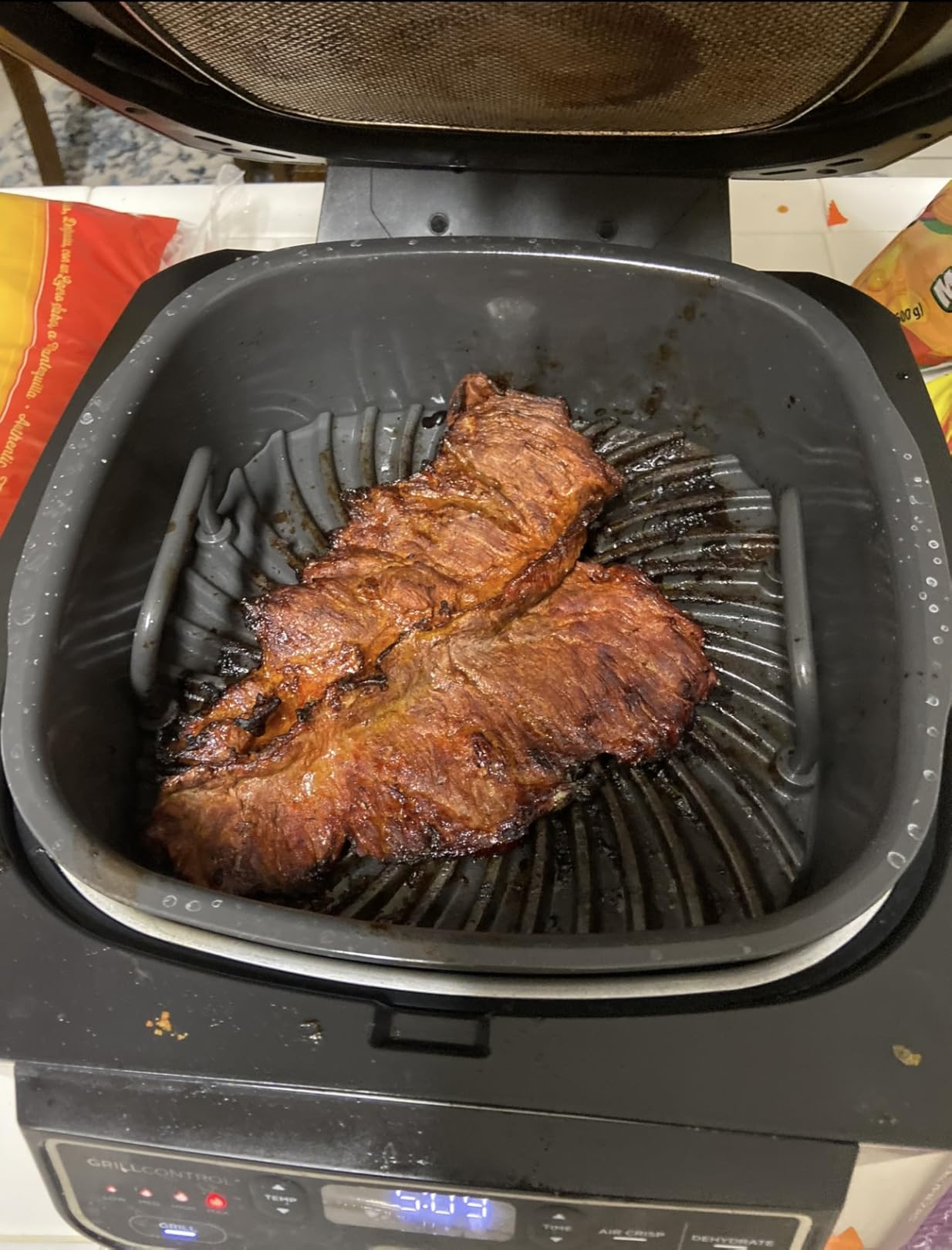 Ninja EG201 Foodi 6-in-1 Indoor Grill with Air Fry, Roast, Bake, Broil, & Dehydrate, 2nd Generation, Dishwasher Safe, Black/Silver - Customer Photo 4