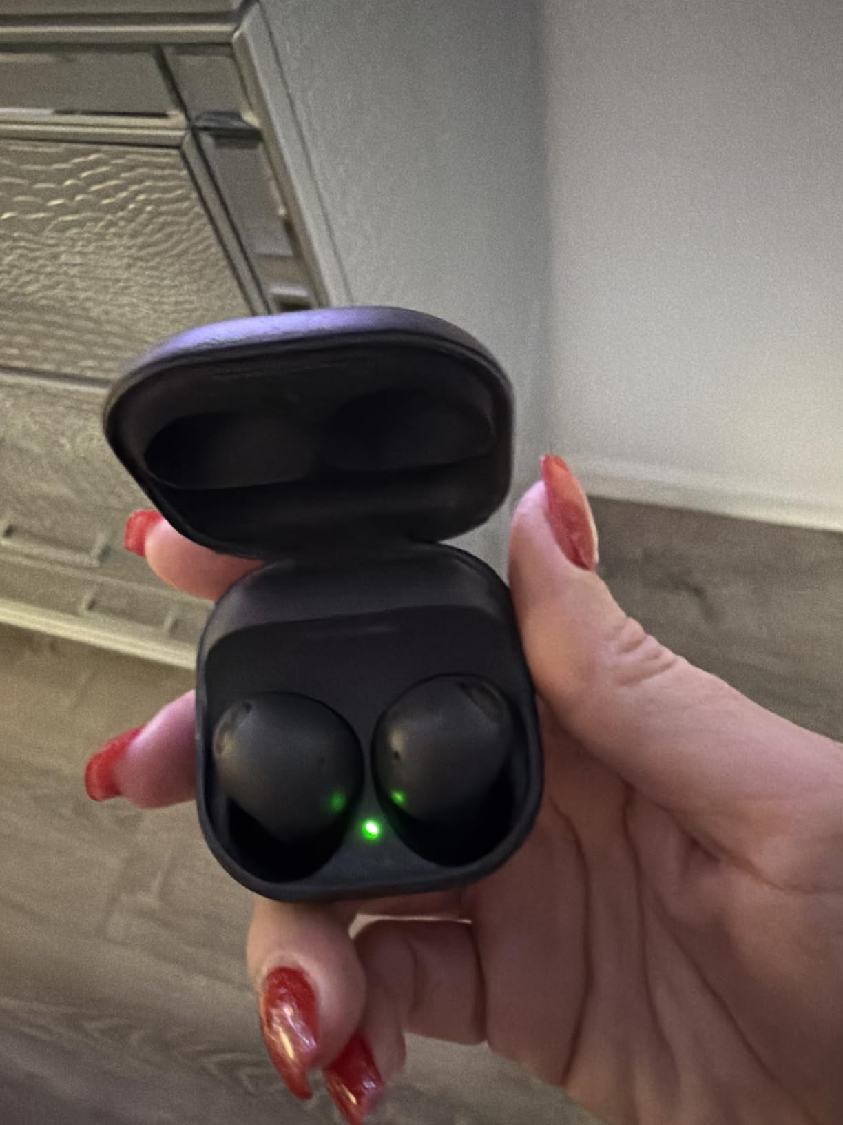 SAMSUNG Galaxy Buds 2 Pro True Wireless Bluetooth Earbuds w/ Noise Cancelling, Hi-Fi Sound, 360 Audio, Comfort Ear Fit, HD Voice, Conversation Mode, IPX7 Water Resistant, Graphite (Renewed) - Customer Photo 1