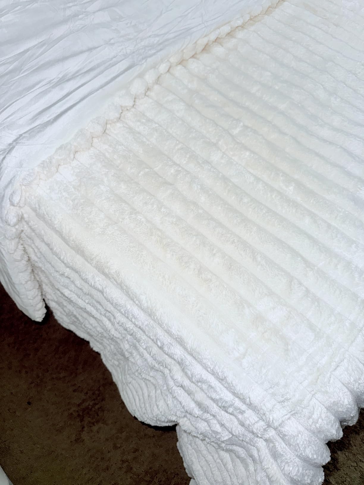 BEDELITE Fleece Queen Comforter Set -Super Soft & Warm Fluffy Black Bedding, Luxury Fuzzy Heavy Bed Set for Winter with 2 Pillow Cases - Customer Photo 3