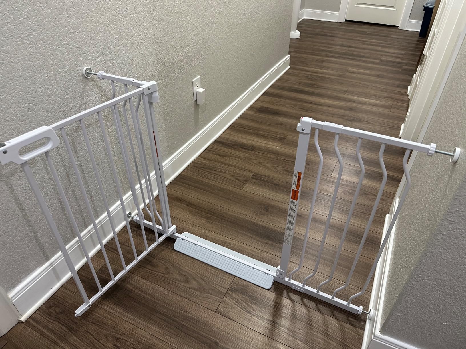 Mom's Choice-GROWNSY Baby Gate for Stairs, 29.5 Mom's Choice-GROWNSY Baby Gate for Stairs, 29.5