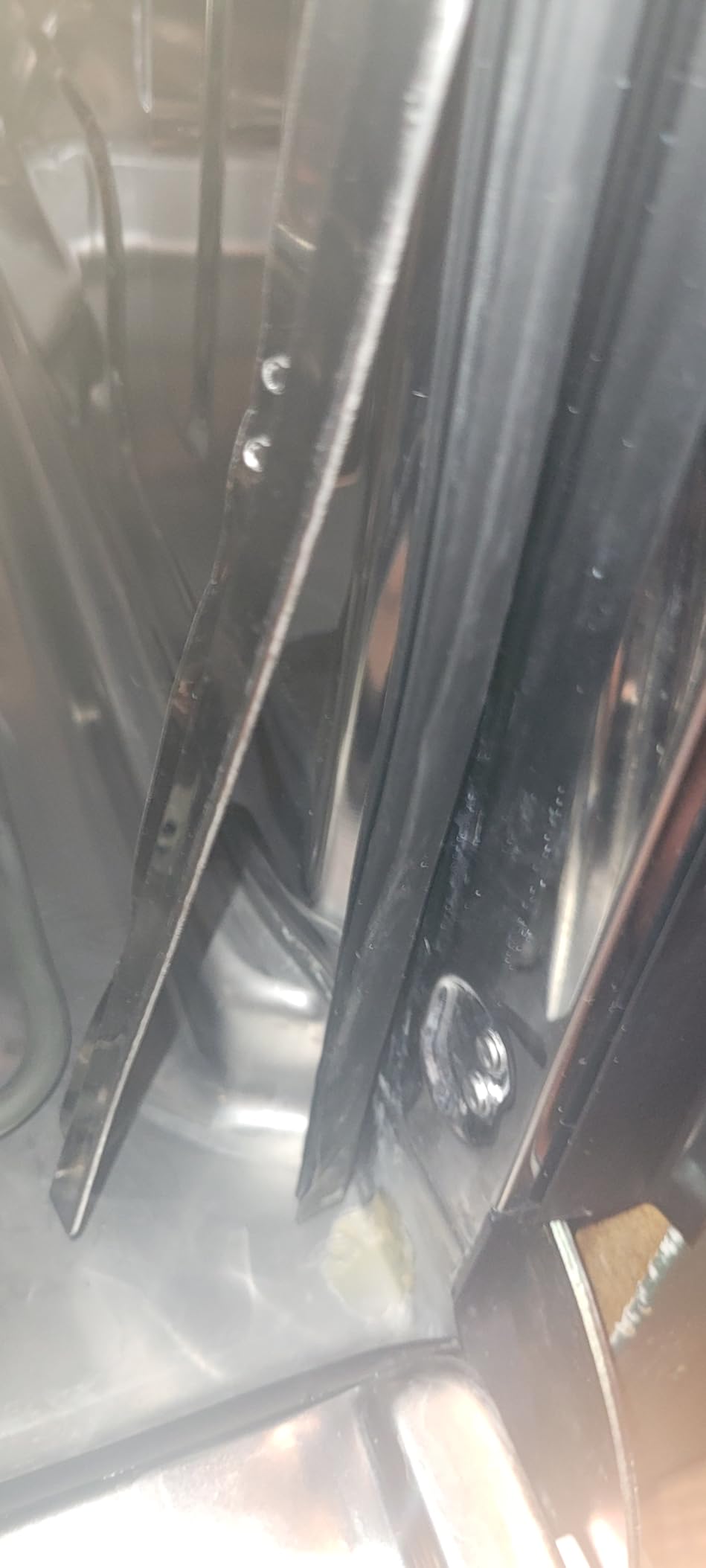 Midea MDF18A1AST Built-in Dishwasher with 8 Place Settings, 6 Washing Programs, Stainless Steel Tub, Heated Dry, Energy Star Customer Review Midea MDF18A1AST Built-in Dishwasher with 8 Place Settings, 6 Washing Programs, Stainless Steel Tub, Heated Dry, Energy Star - Customer Photo 3